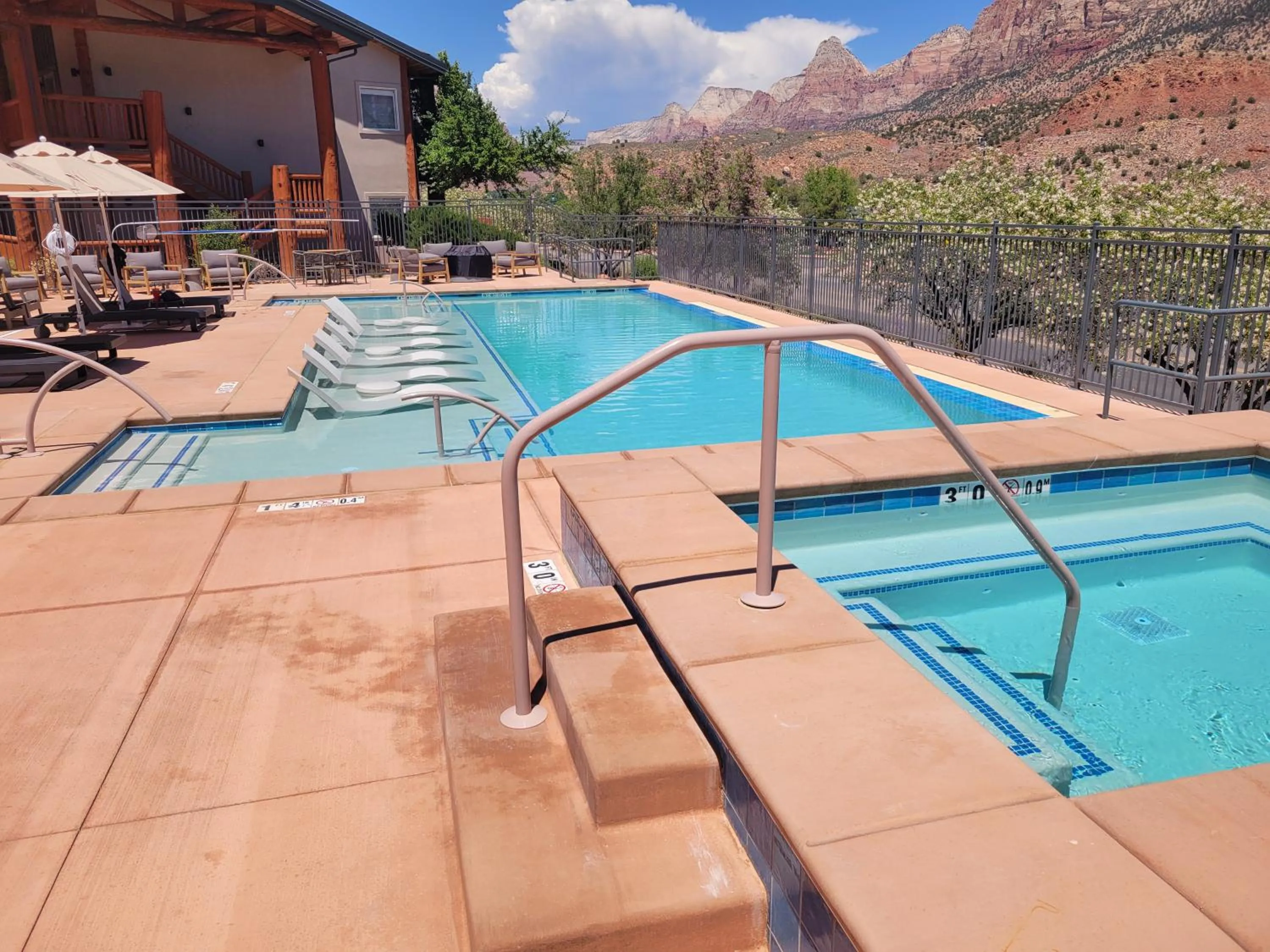 Swimming pool in Hotel De Novo Springdale, Tapestry Collection by Hilton