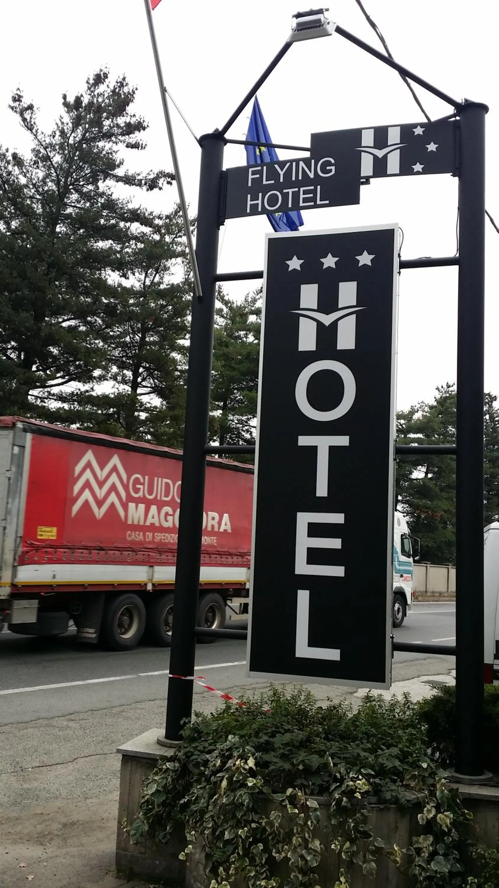 Facade/entrance in Flying Hotel