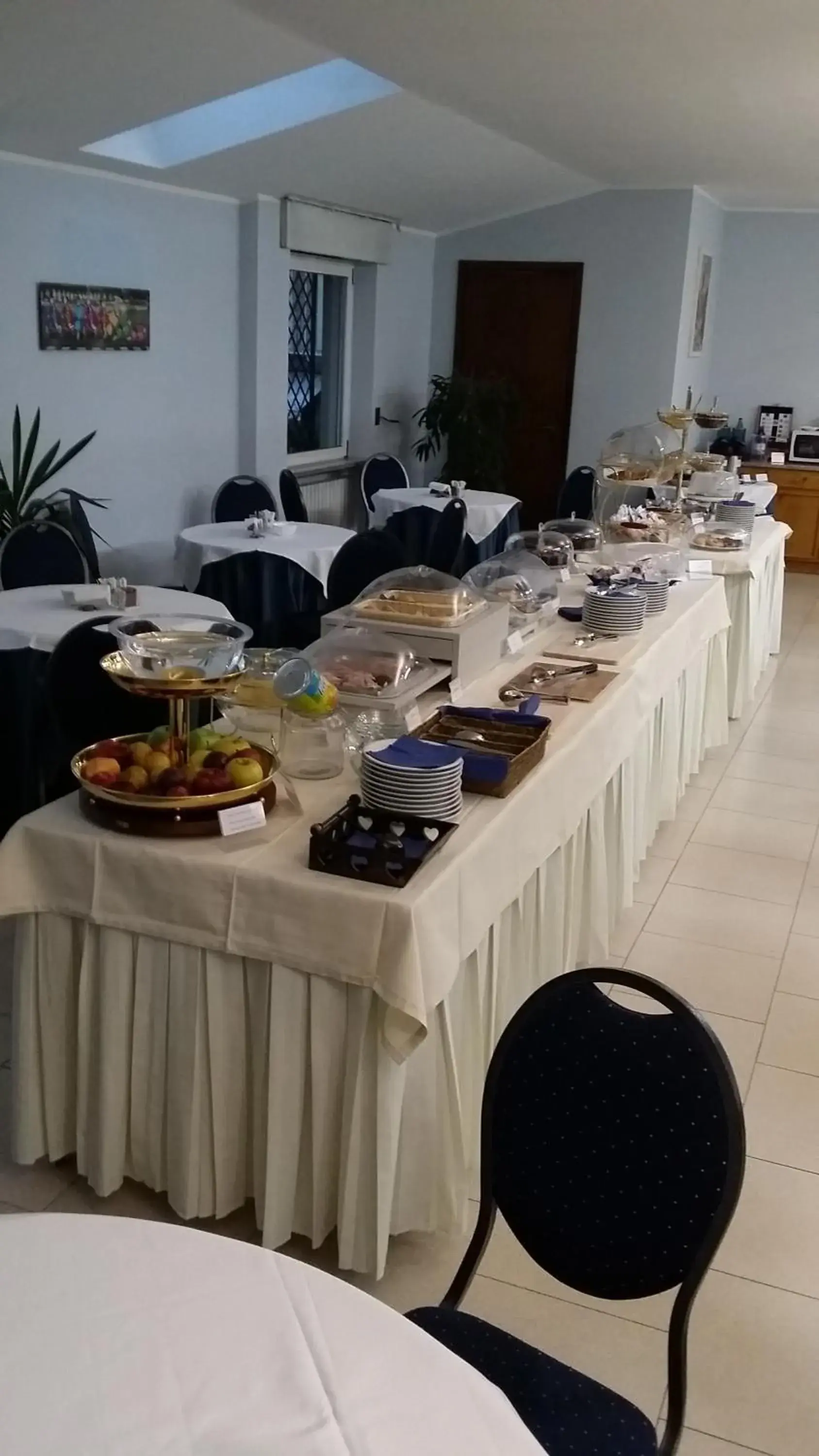 Food and drinks in Flying Hotel Food and drinks in Flying Hotel