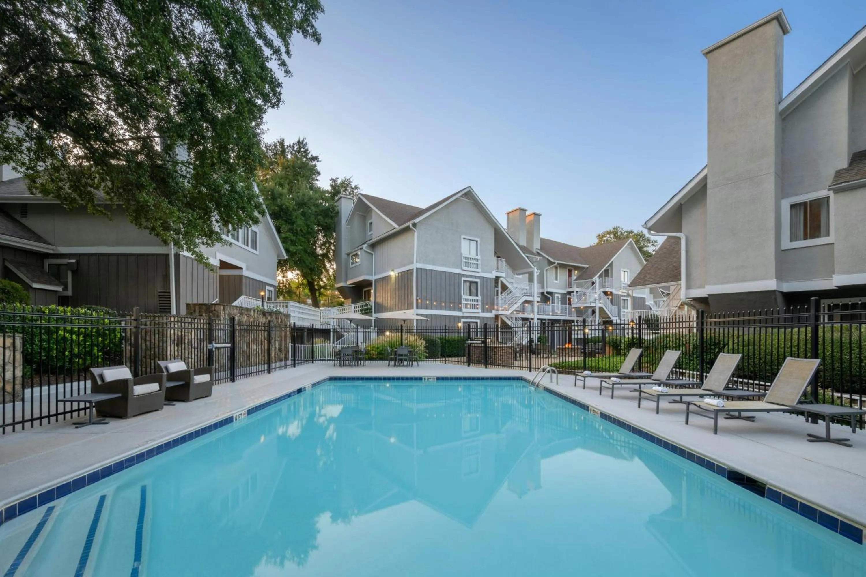 Swimming pool in Residence Inn by Marriott Atlanta Cumberland/Galleria