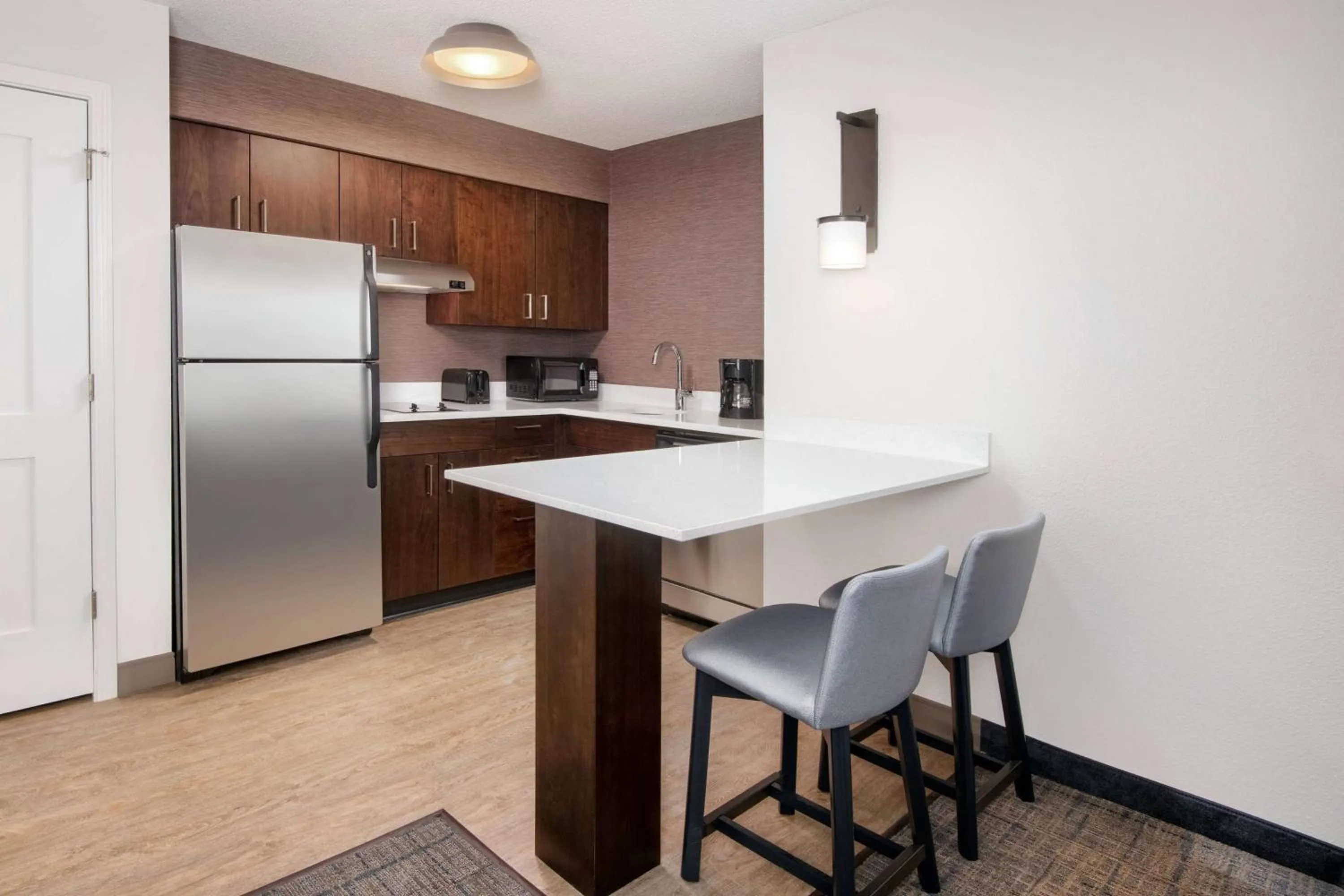 Kitchen or kitchenette in Sonesta ES Suites Atlanta Kennesaw Town Center