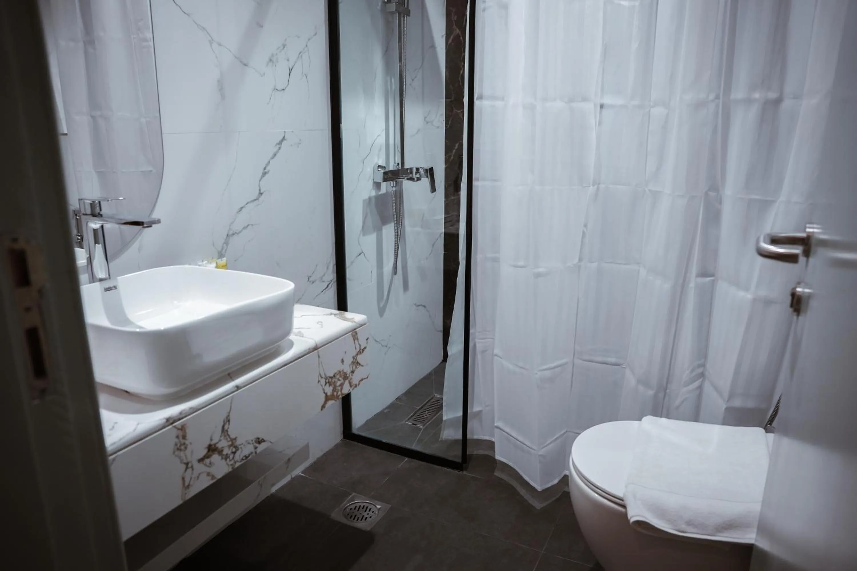 Bathroom in Al Mansour Plaza Hotel