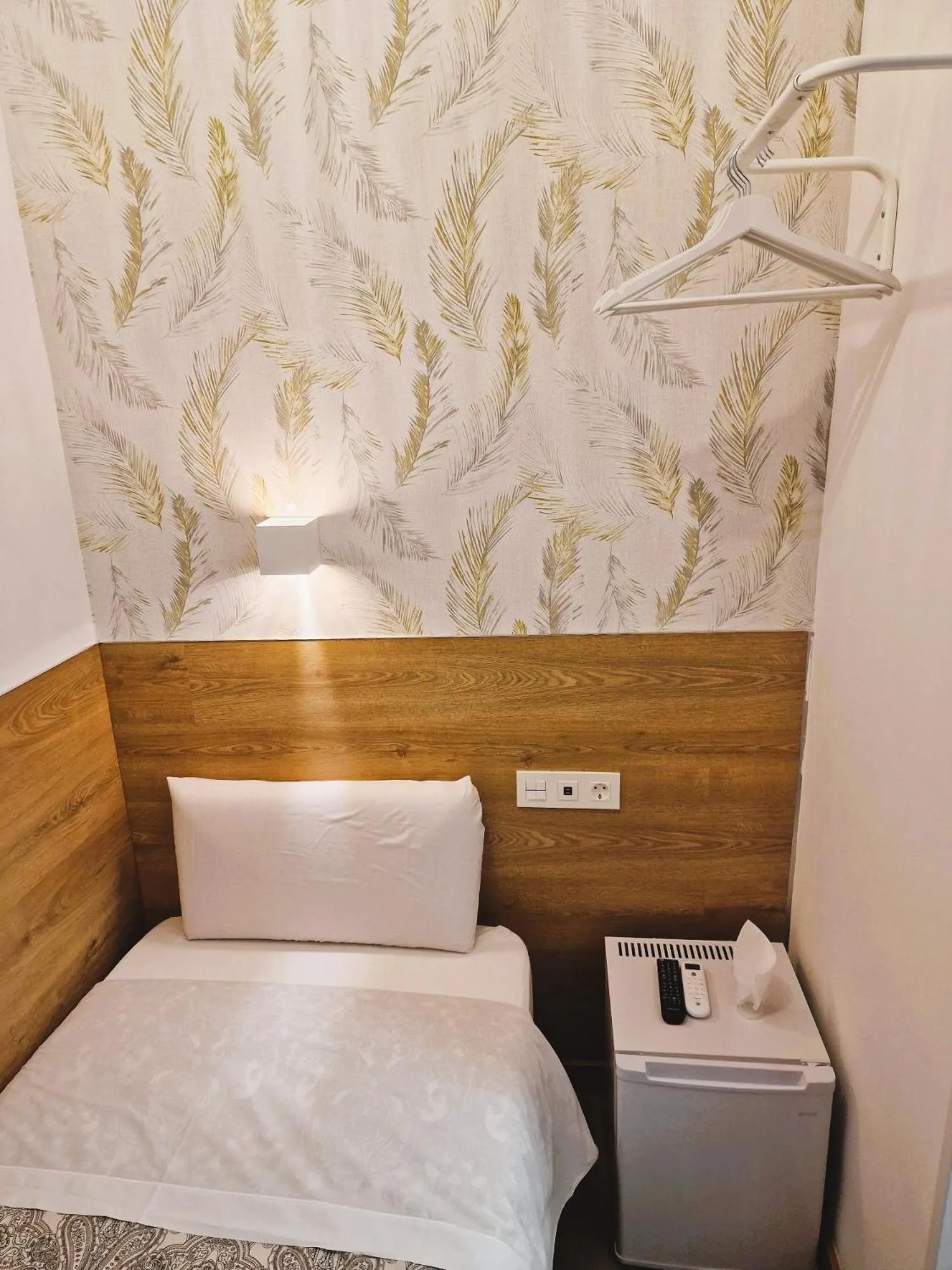 Bed in Hostal Comercial