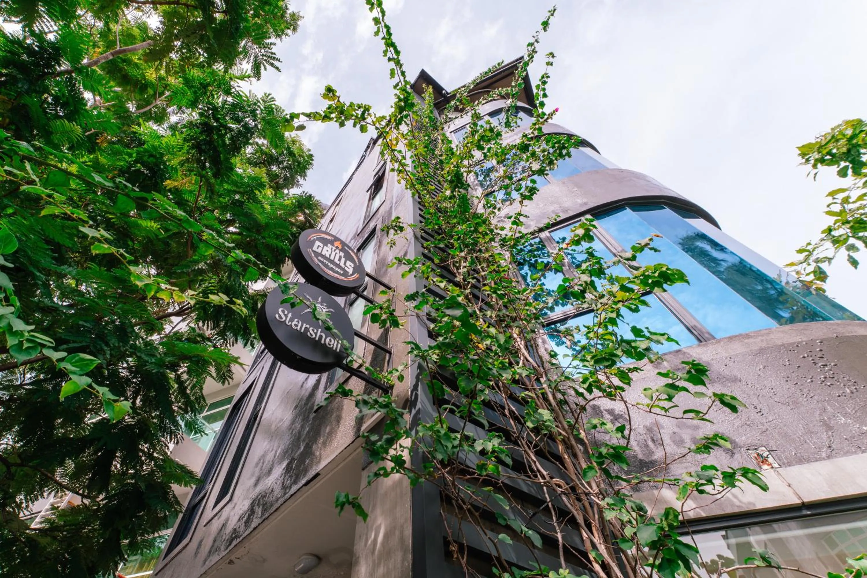 Property building in Hotel Star Shell