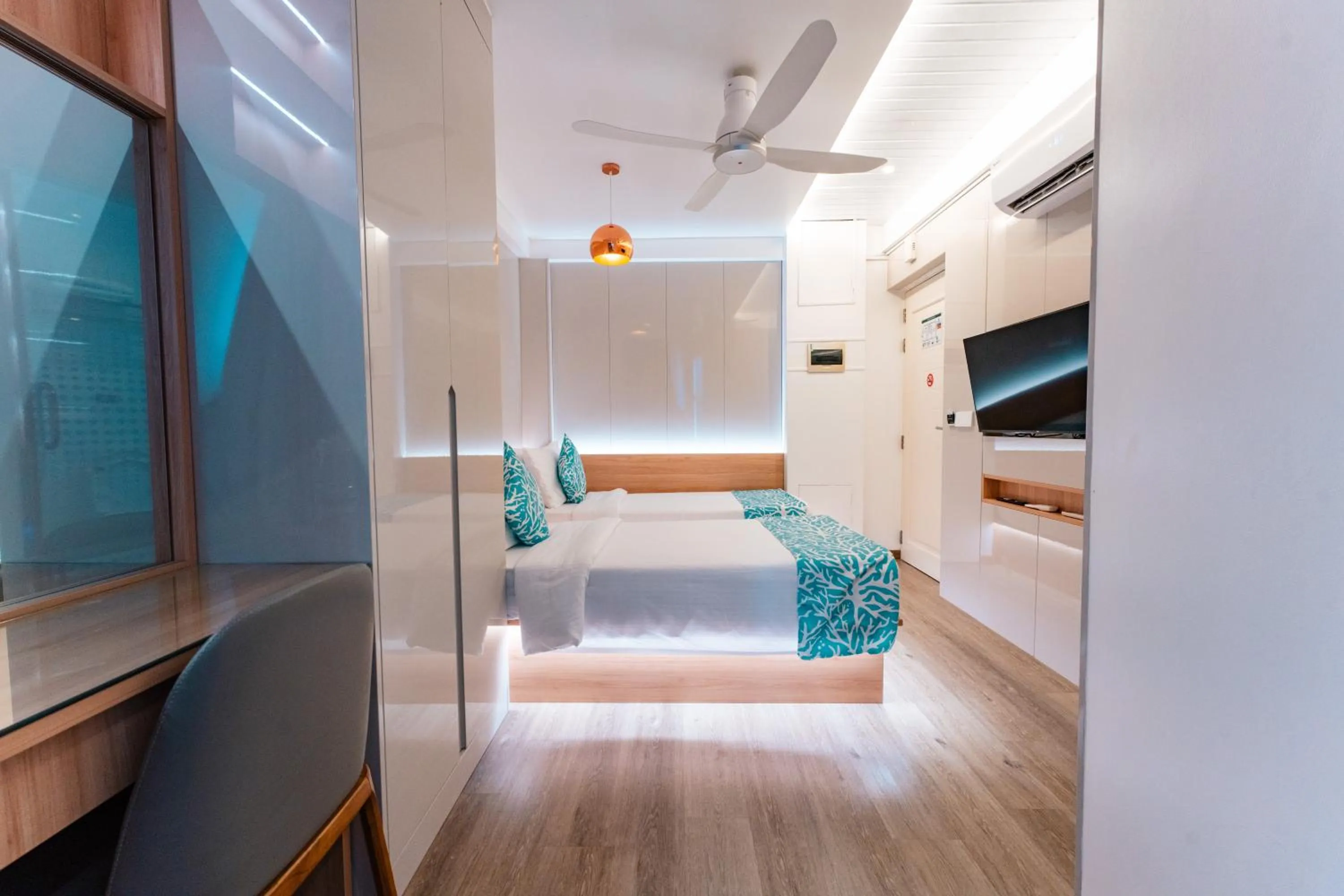 TV and multimedia, Bed in Hotel Star Shell