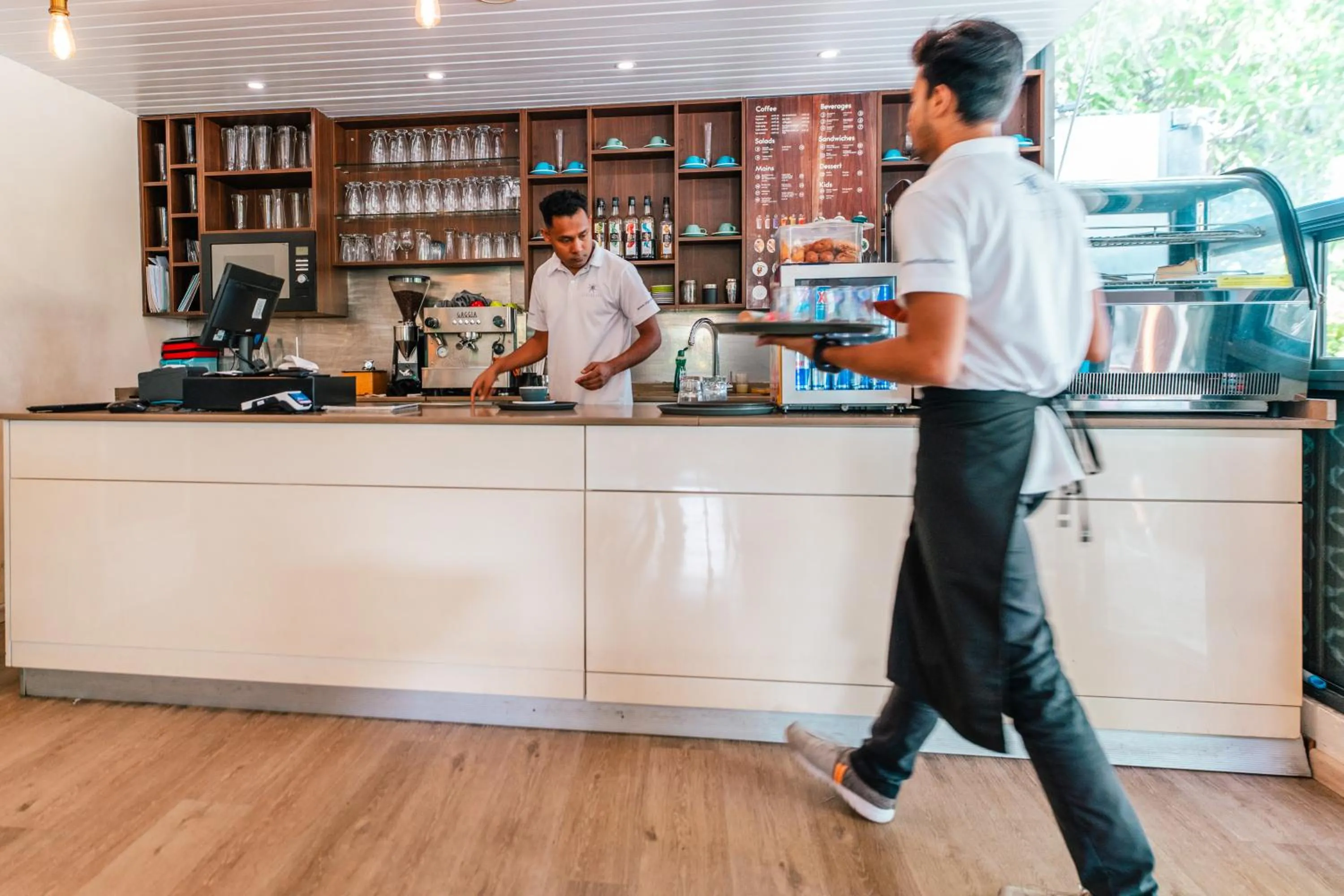 Restaurant/places to eat in Hotel Star Shell