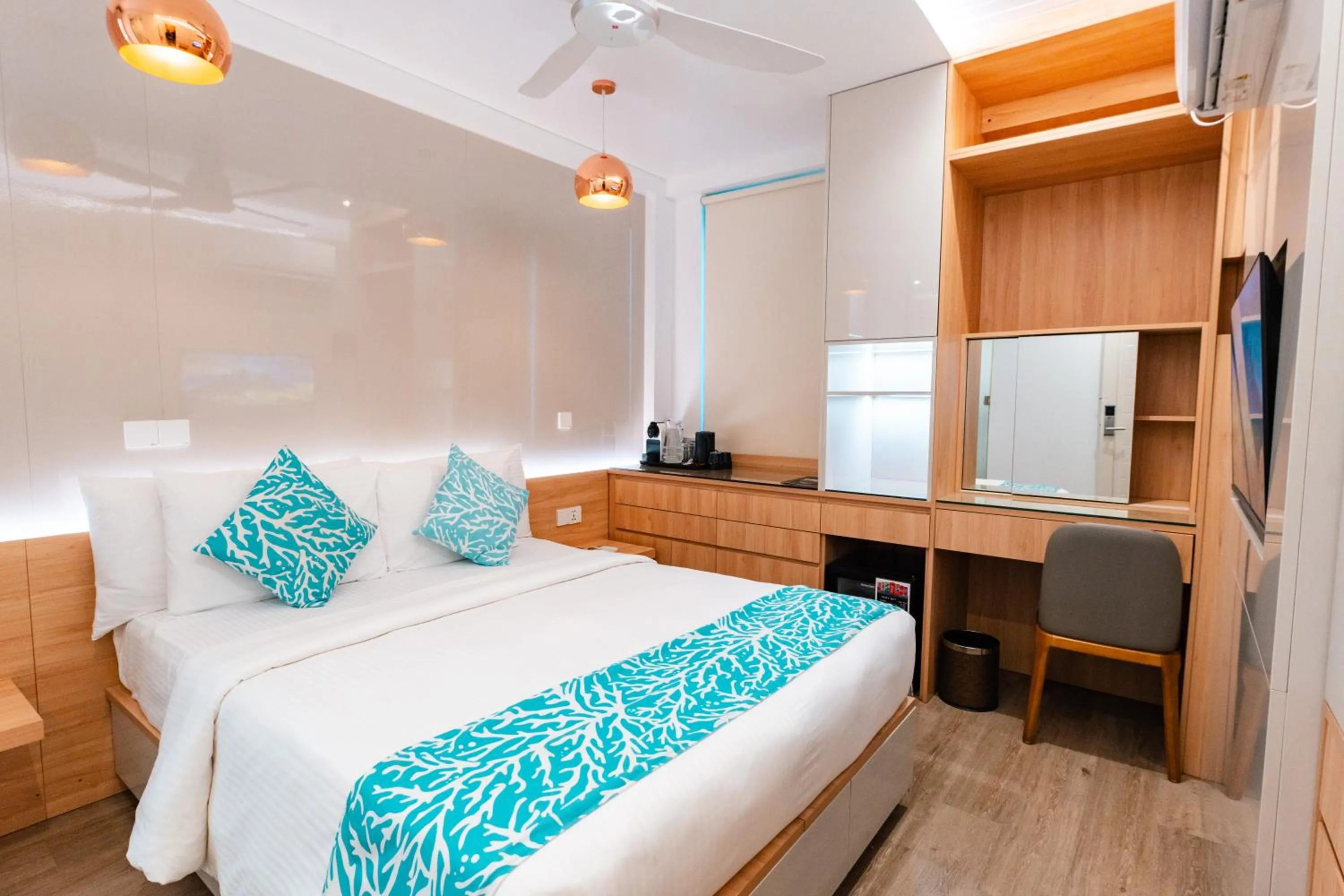 Photo of the whole room, Bed in Hotel Star Shell