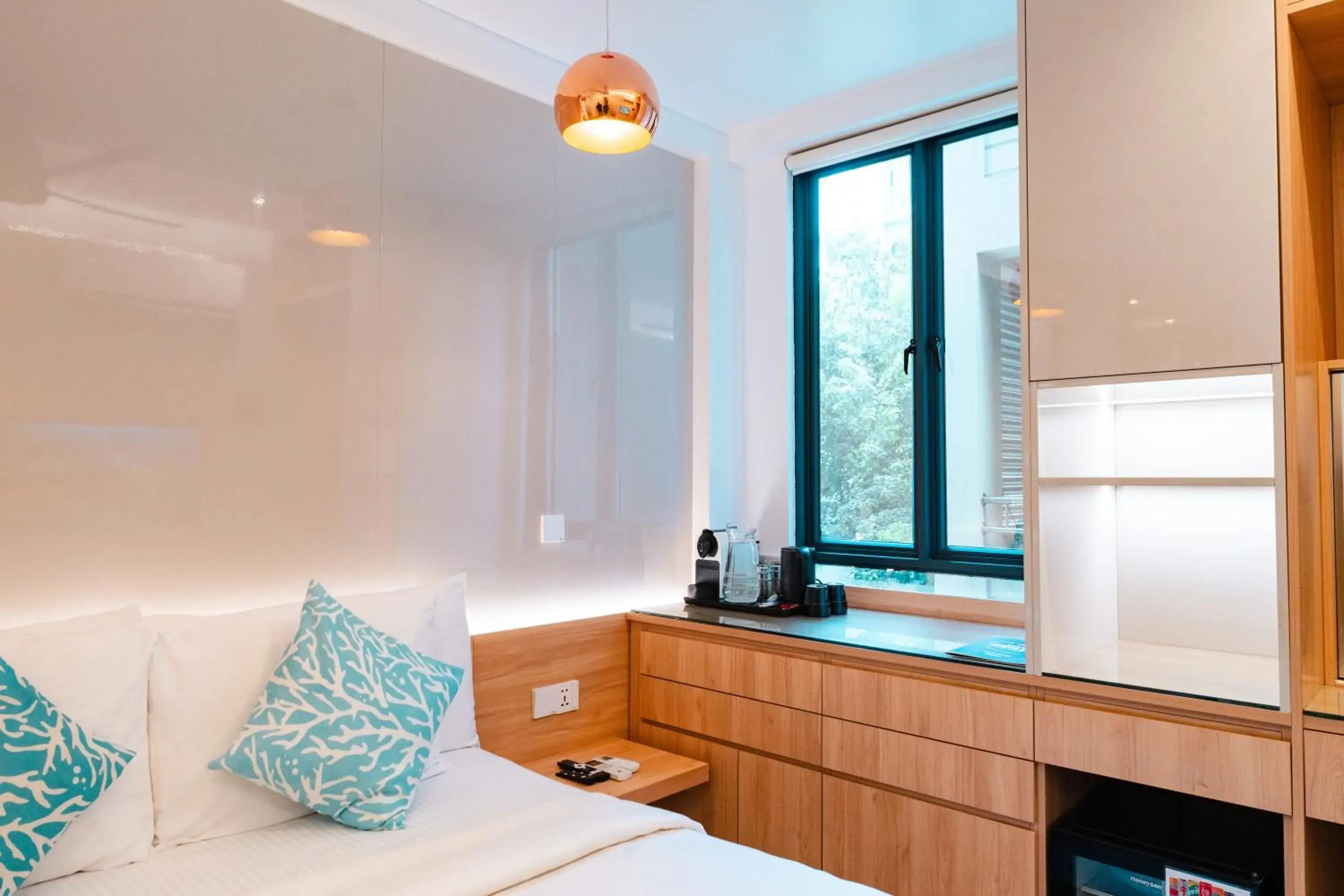 View (from property/room), Bed in Hotel Star Shell View (from property/room), Bed in Hotel Star Shell