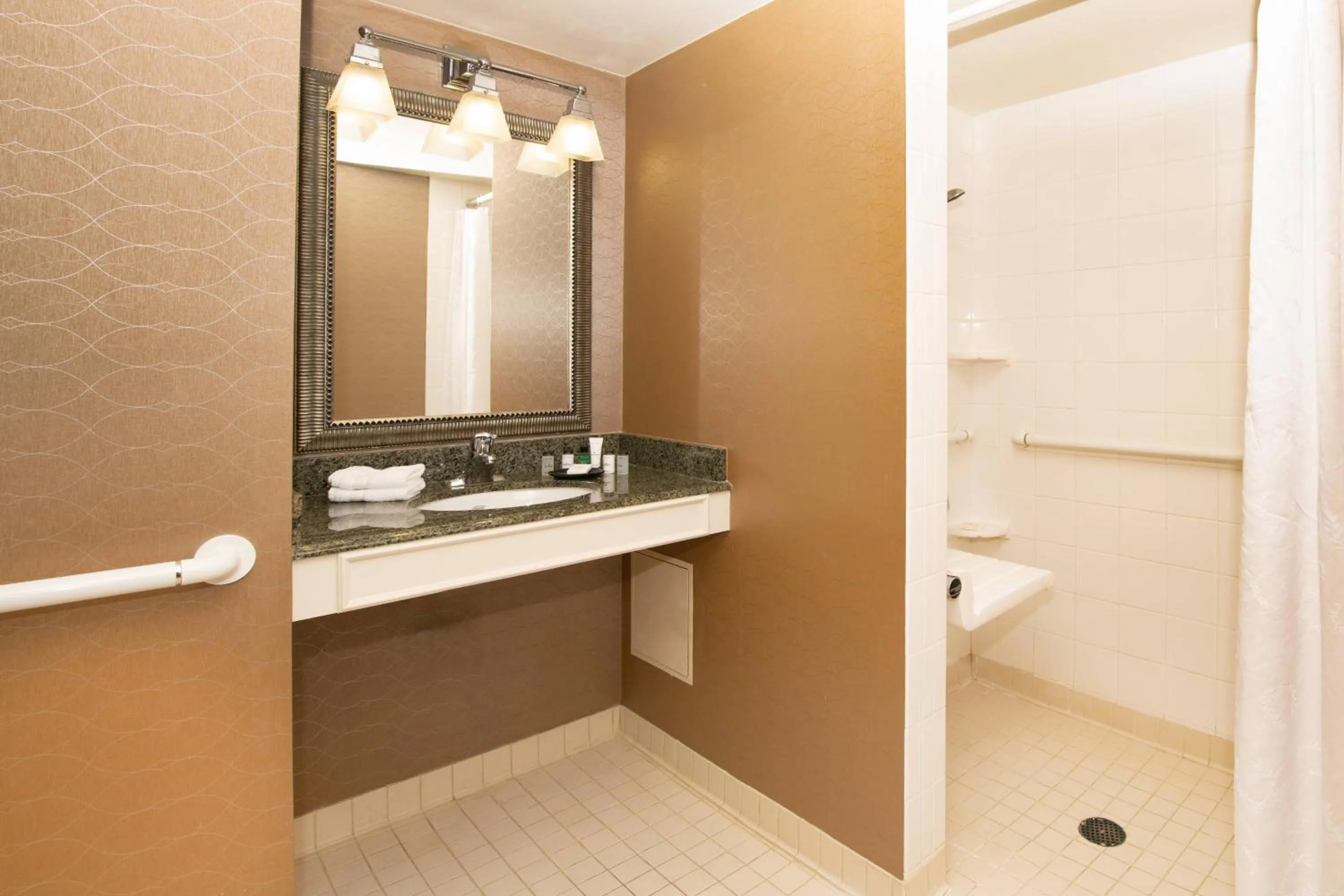 Bathroom in Sheraton Hartford South