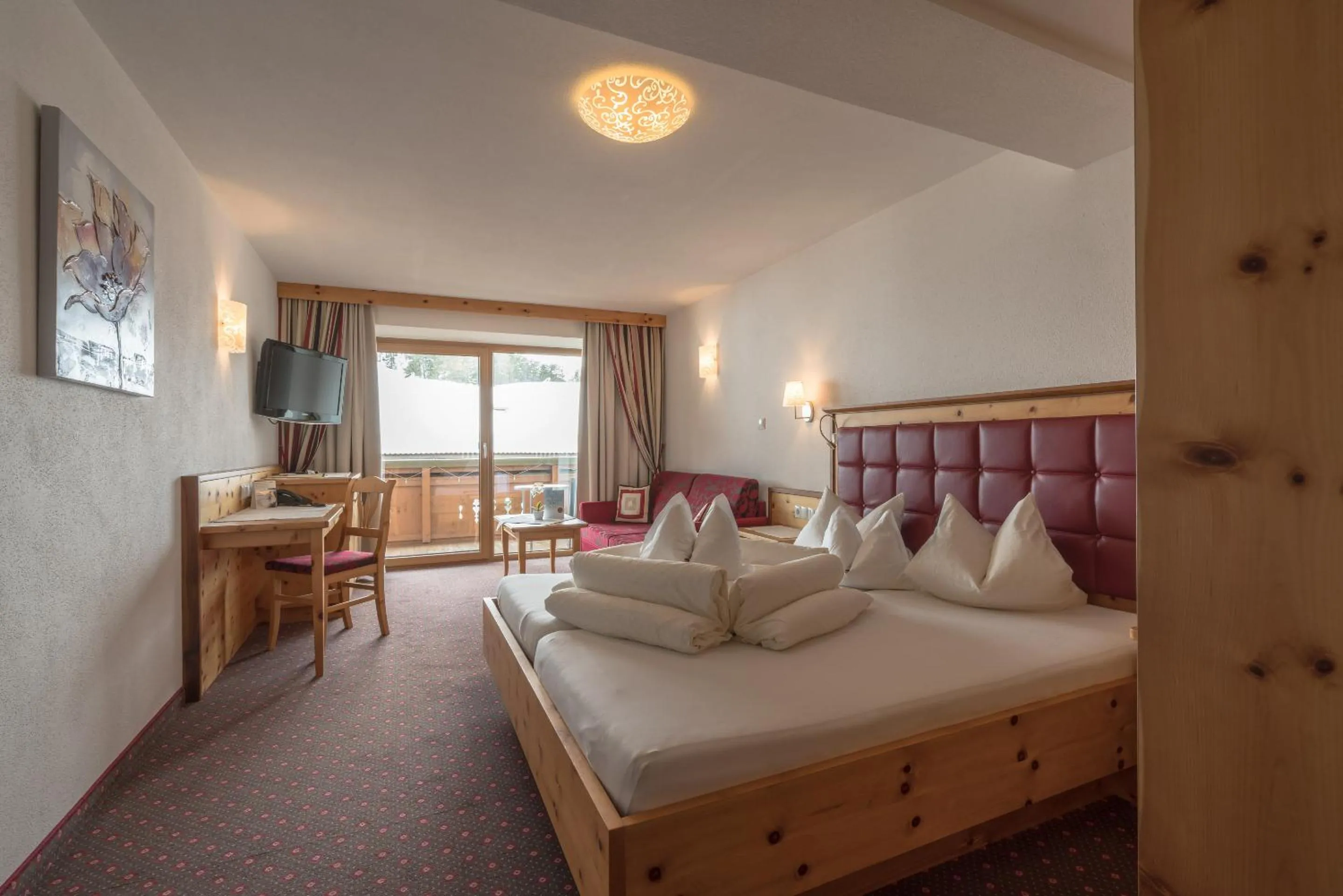 Photo of the whole room, Bed in Tauferberg