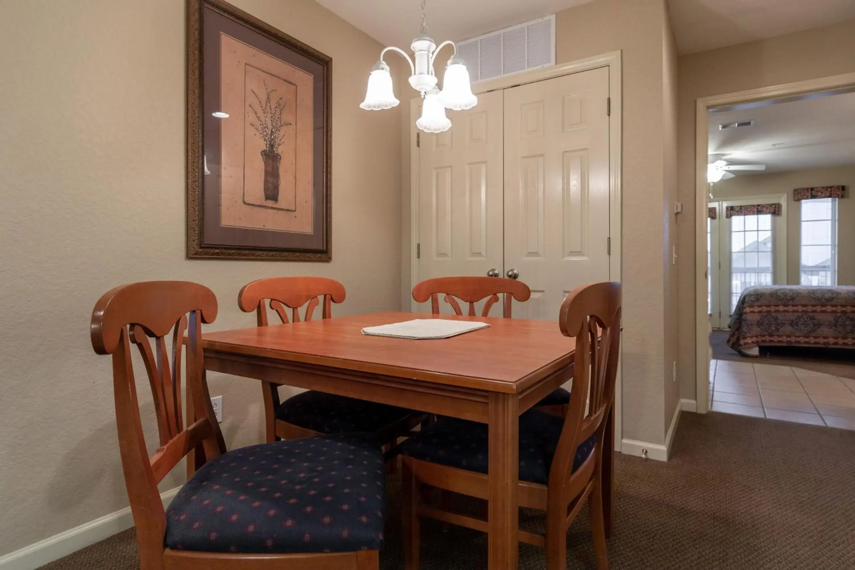 Dining area, Bed in Surreys' Carriage Place