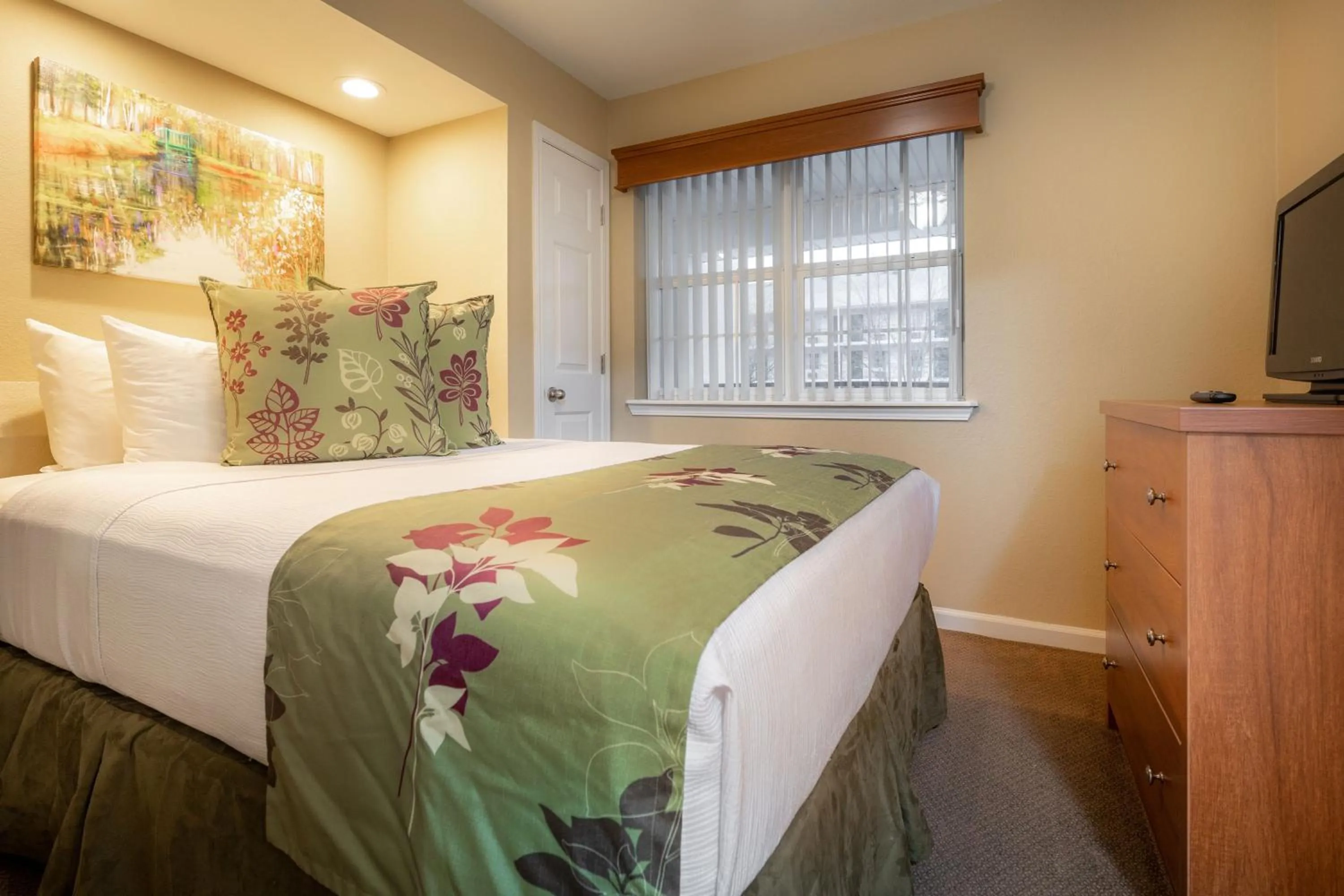 Bedroom, Bed in Carriage Place