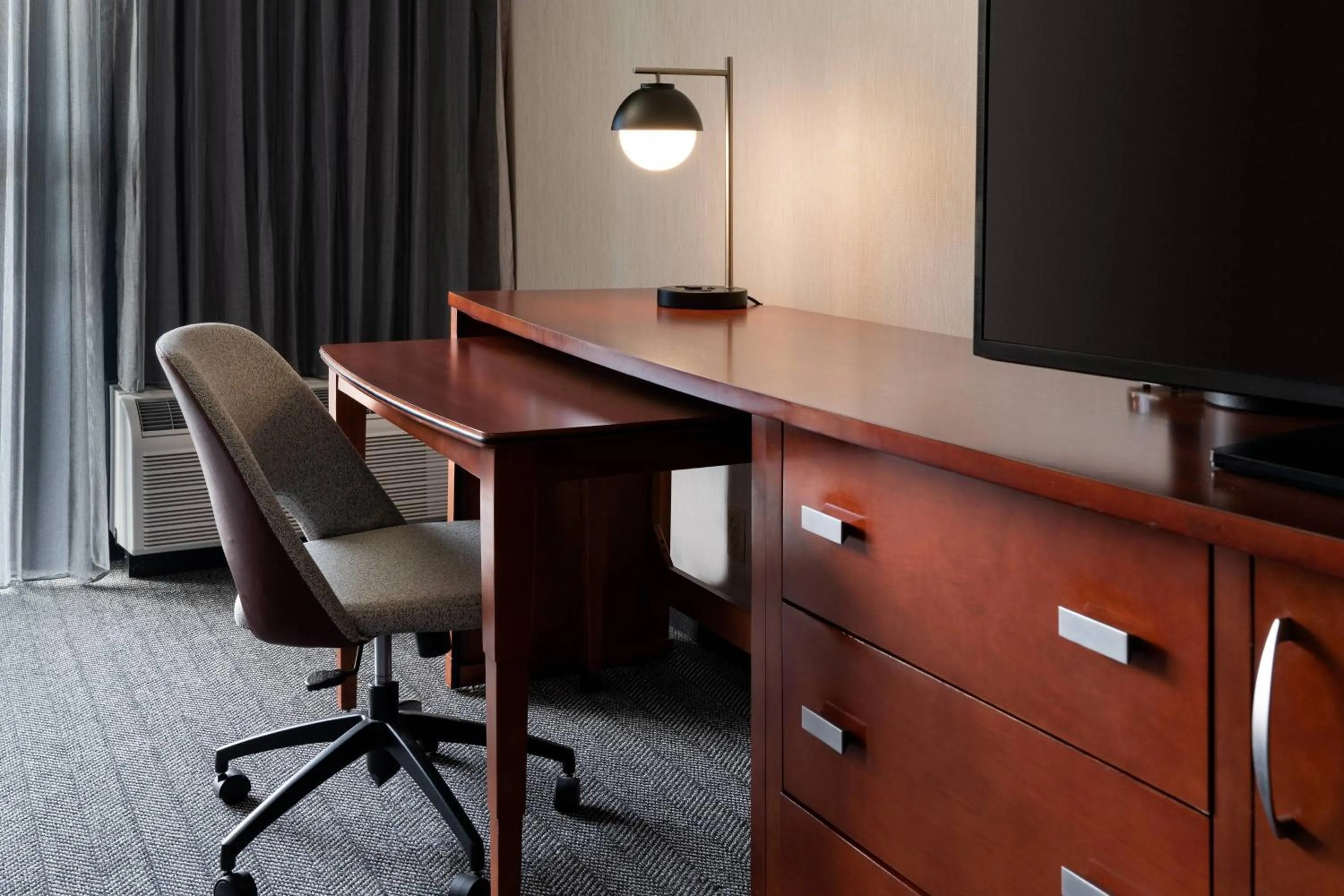 Photo of the whole room in Courtyard by Marriott Bakersfield