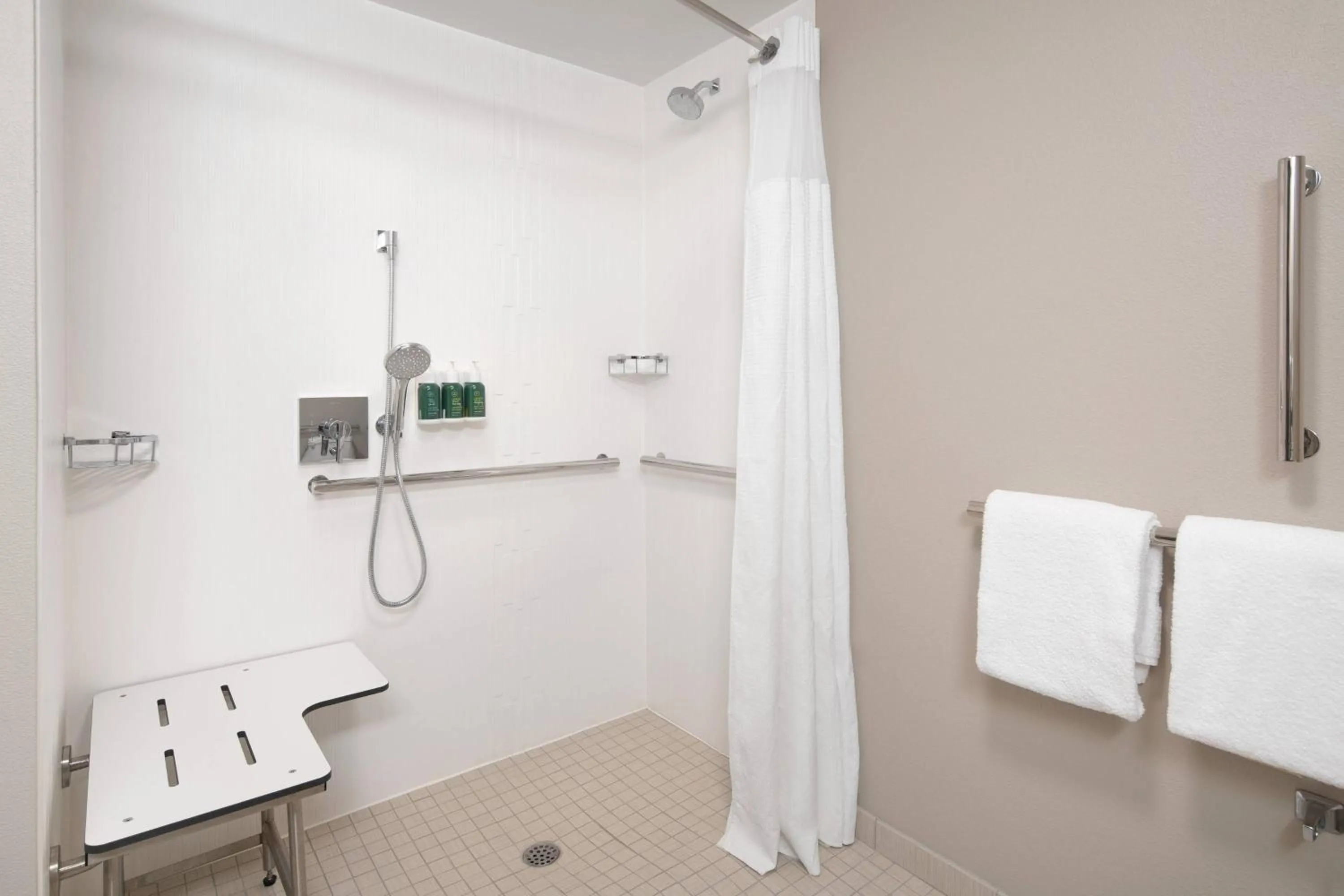 Bathroom in Courtyard by Marriott Bakersfield