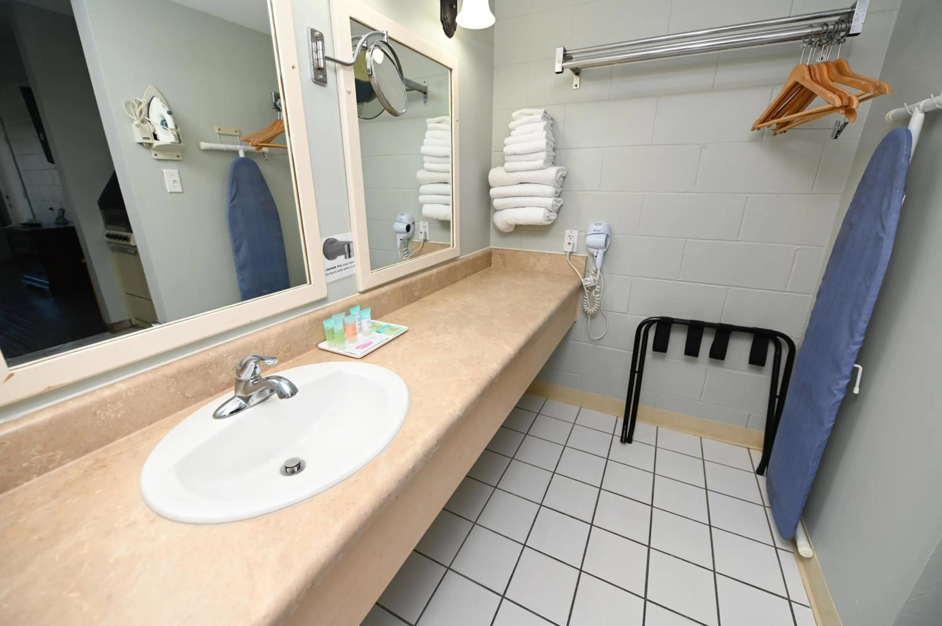 Bathroom in Buccaneer Inn