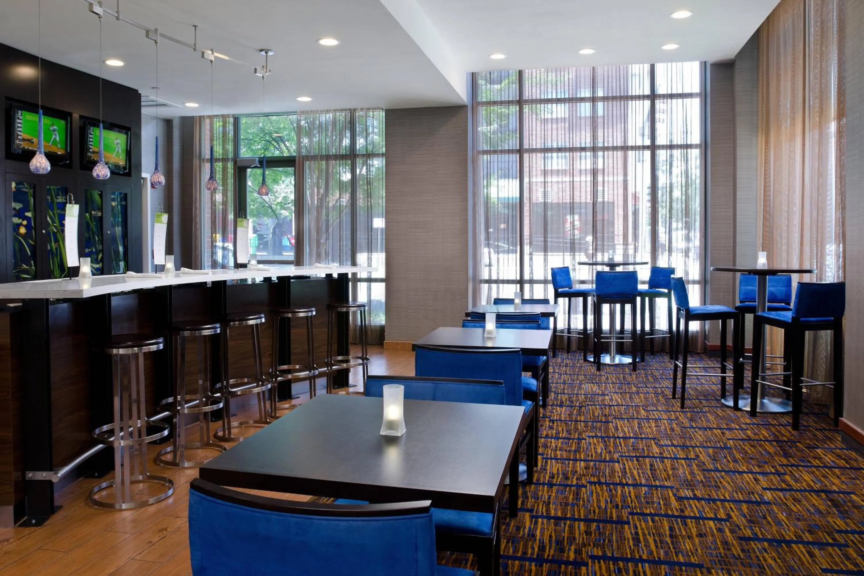 Restaurant/places to eat in Courtyard by Marriott Birmingham Downtown at UAB