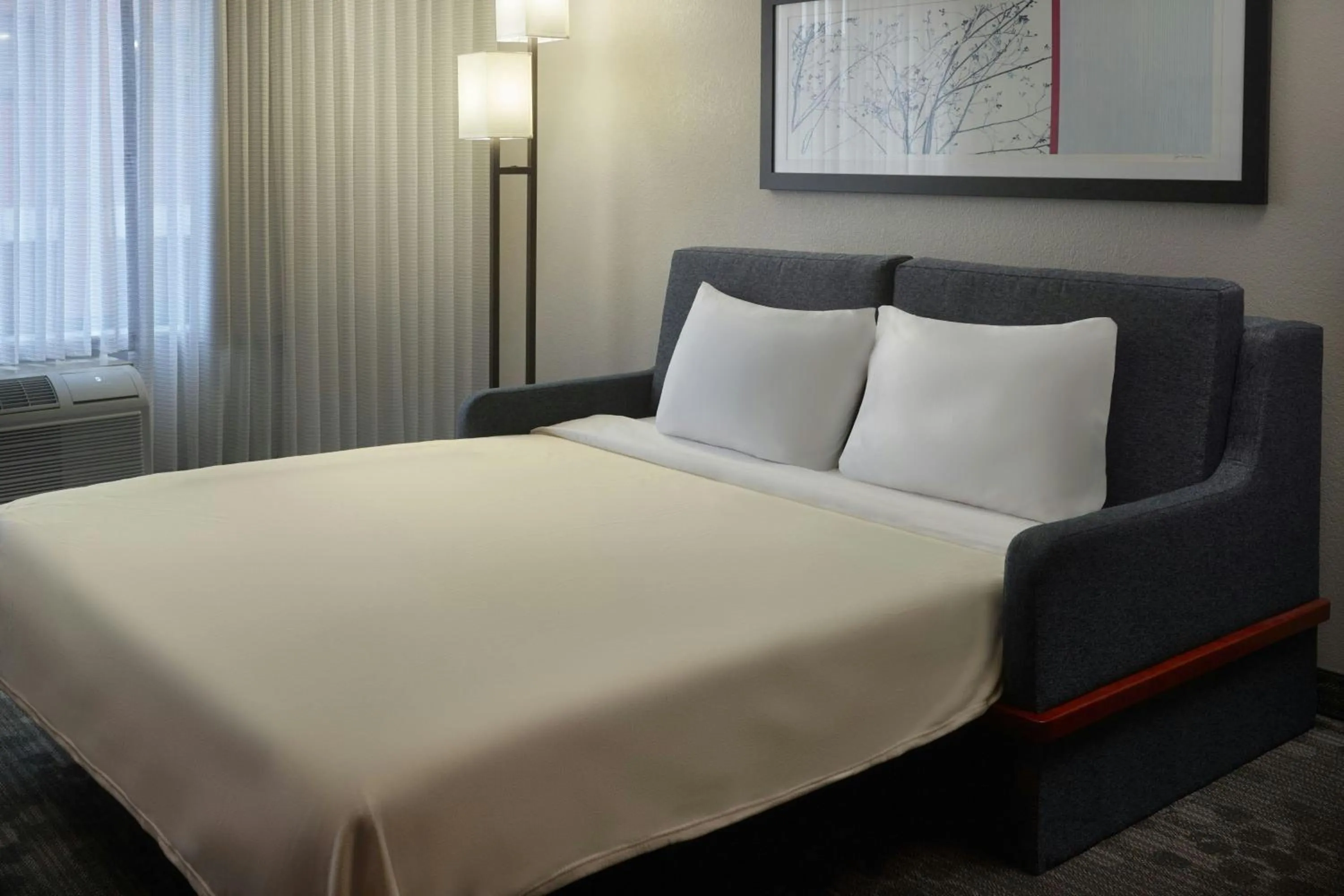 Photo of the whole room, Bed in Courtyard by Marriott Birmingham Downtown at UAB