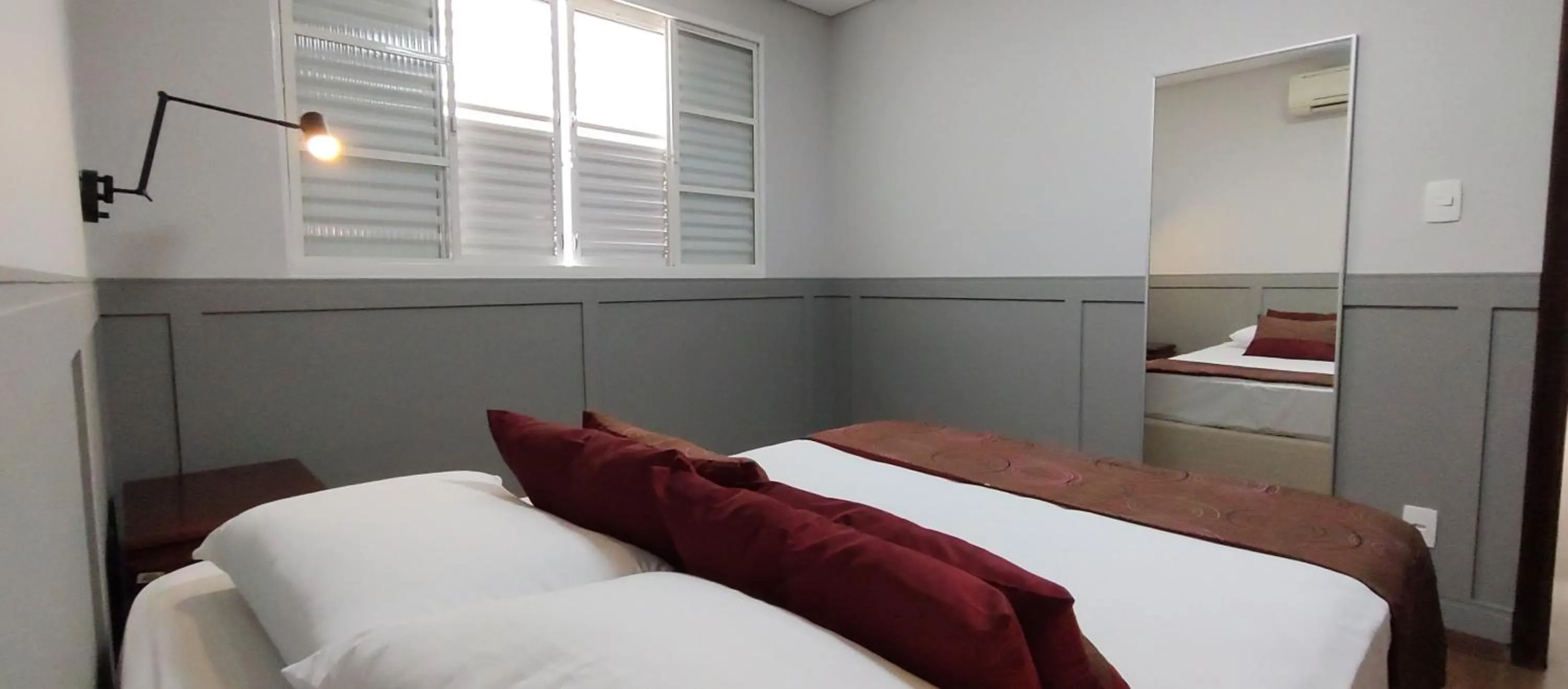 Communal lounge/ TV room, Bed in Hotel dos Lagos