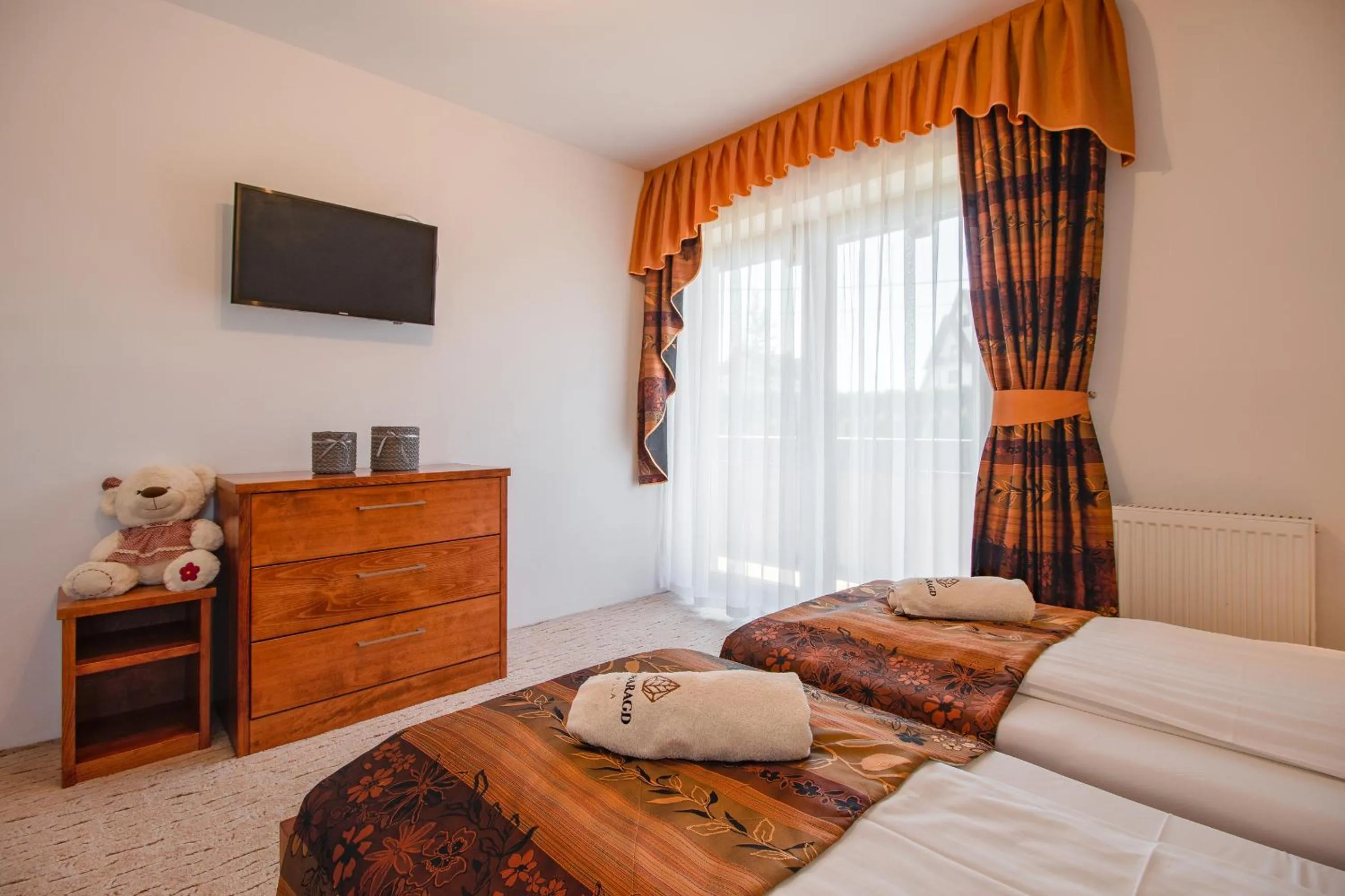 Bed in WILLA SZMARAGD - Stoki Narciarskie - Zniżki na Termy - Sauna - Bilard