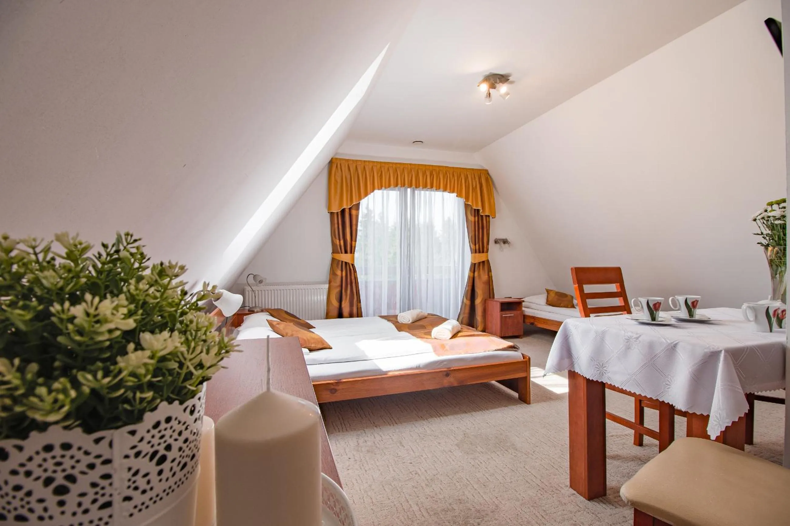 Bed in WILLA SZMARAGD - Stoki Narciarskie - Zniżki na Termy - Sauna - Bilard