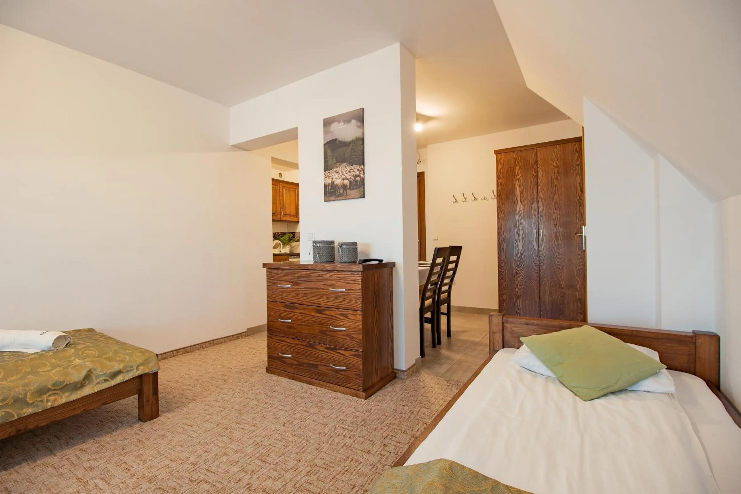 Bed in WILLA SZMARAGD - Stoki Narciarskie - Zniżki na Termy - Sauna - Bilard