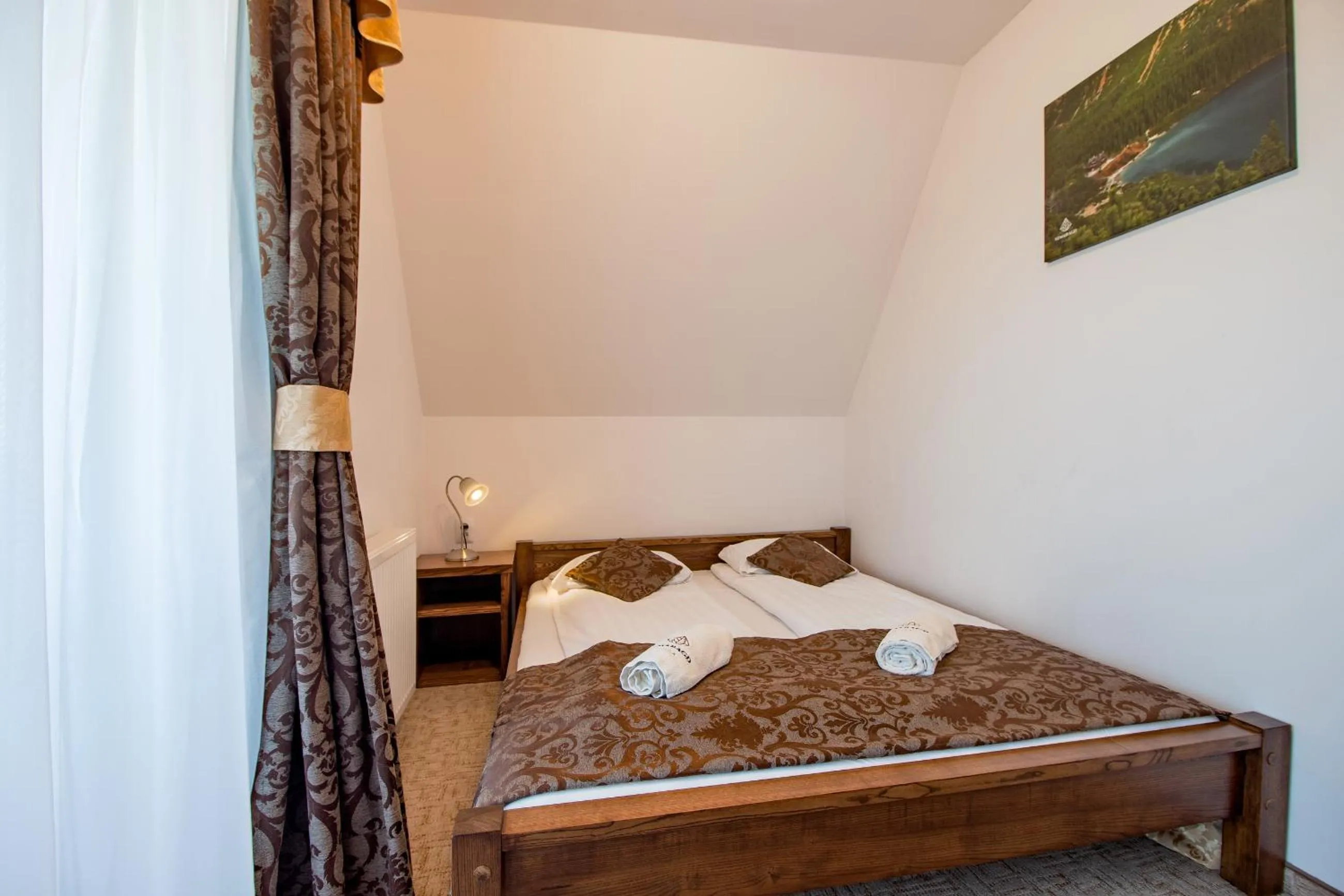 Bed in WILLA SZMARAGD - Stoki Narciarskie - Zniżki na Termy - Sauna - Bilard
