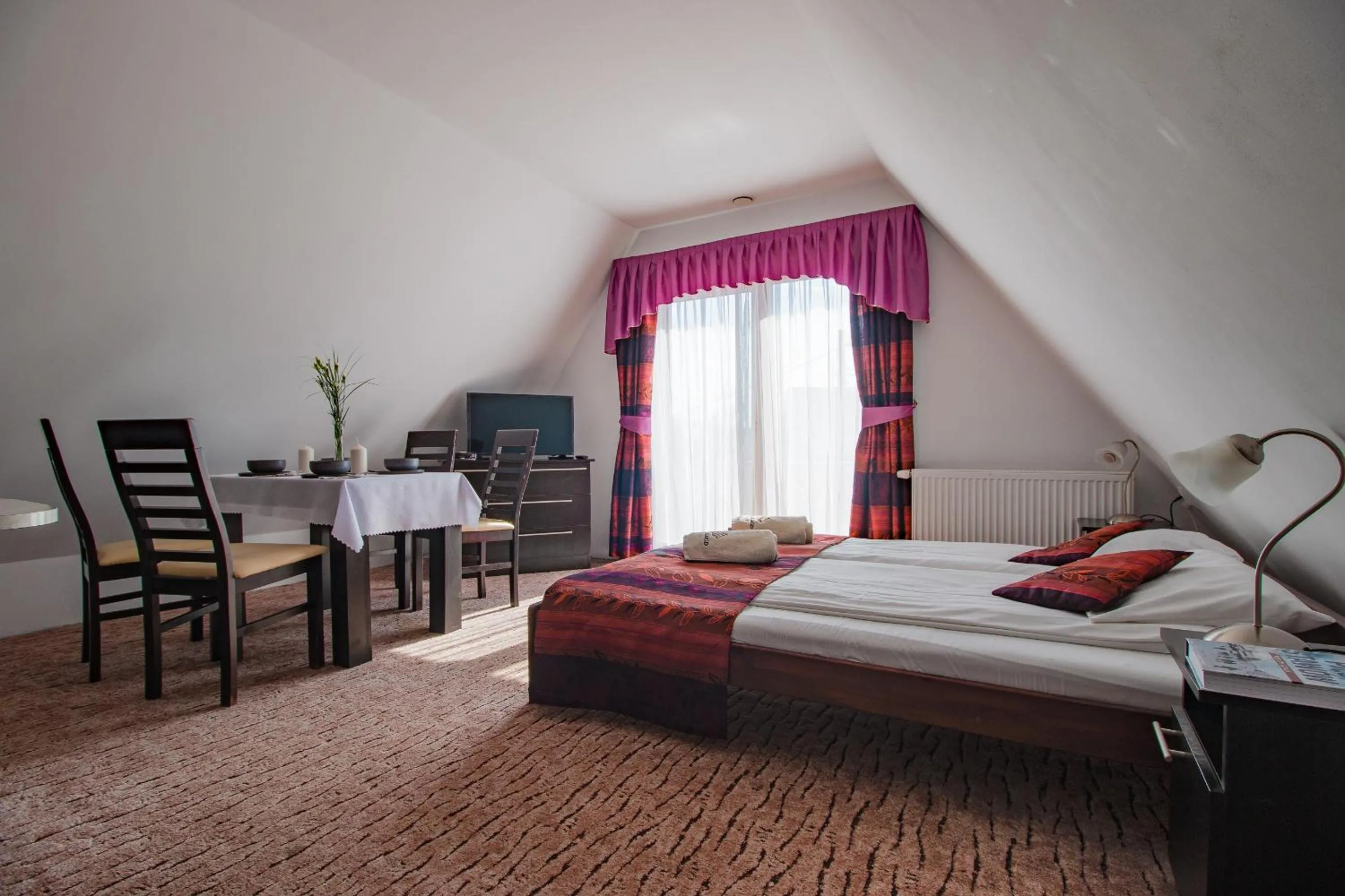 Bed in WILLA SZMARAGD - Stoki Narciarskie - Zniżki na Termy - Sauna - Bilard