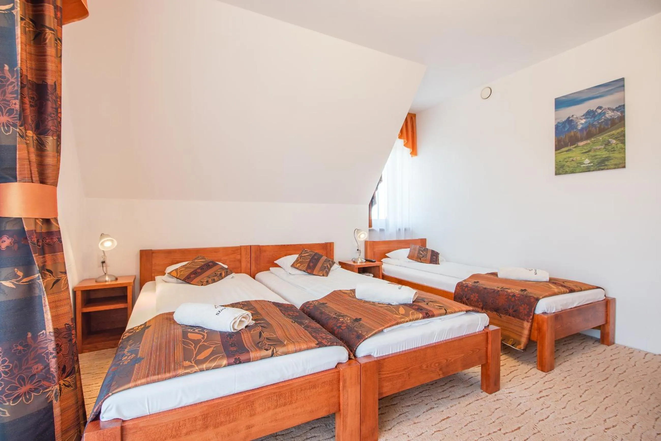 Bed in WILLA SZMARAGD - Stoki Narciarskie - Zniżki na Termy - Sauna - Bilard