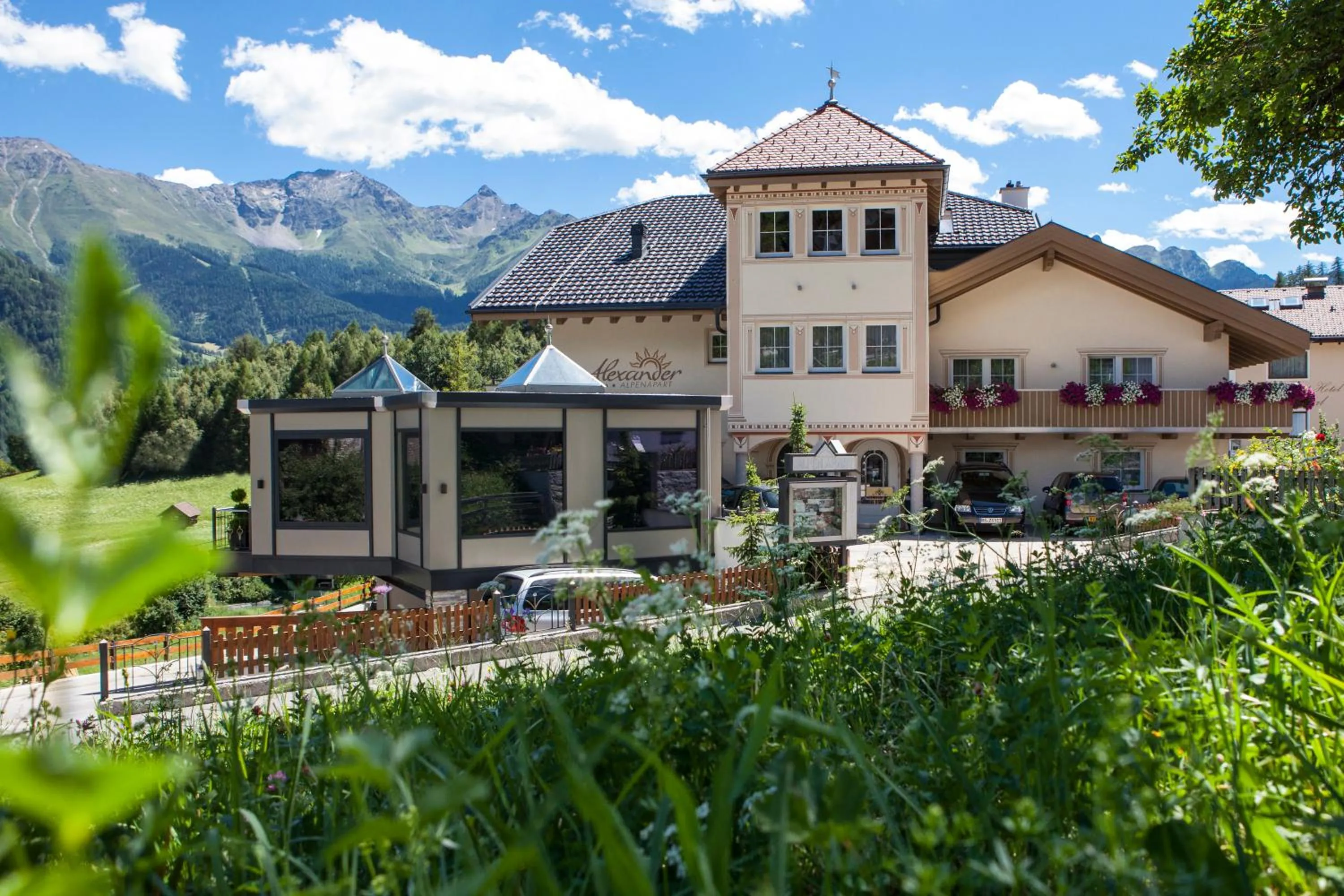Facade/entrance in ALPENAPART LADIS ehemals Alpenapart Alexander