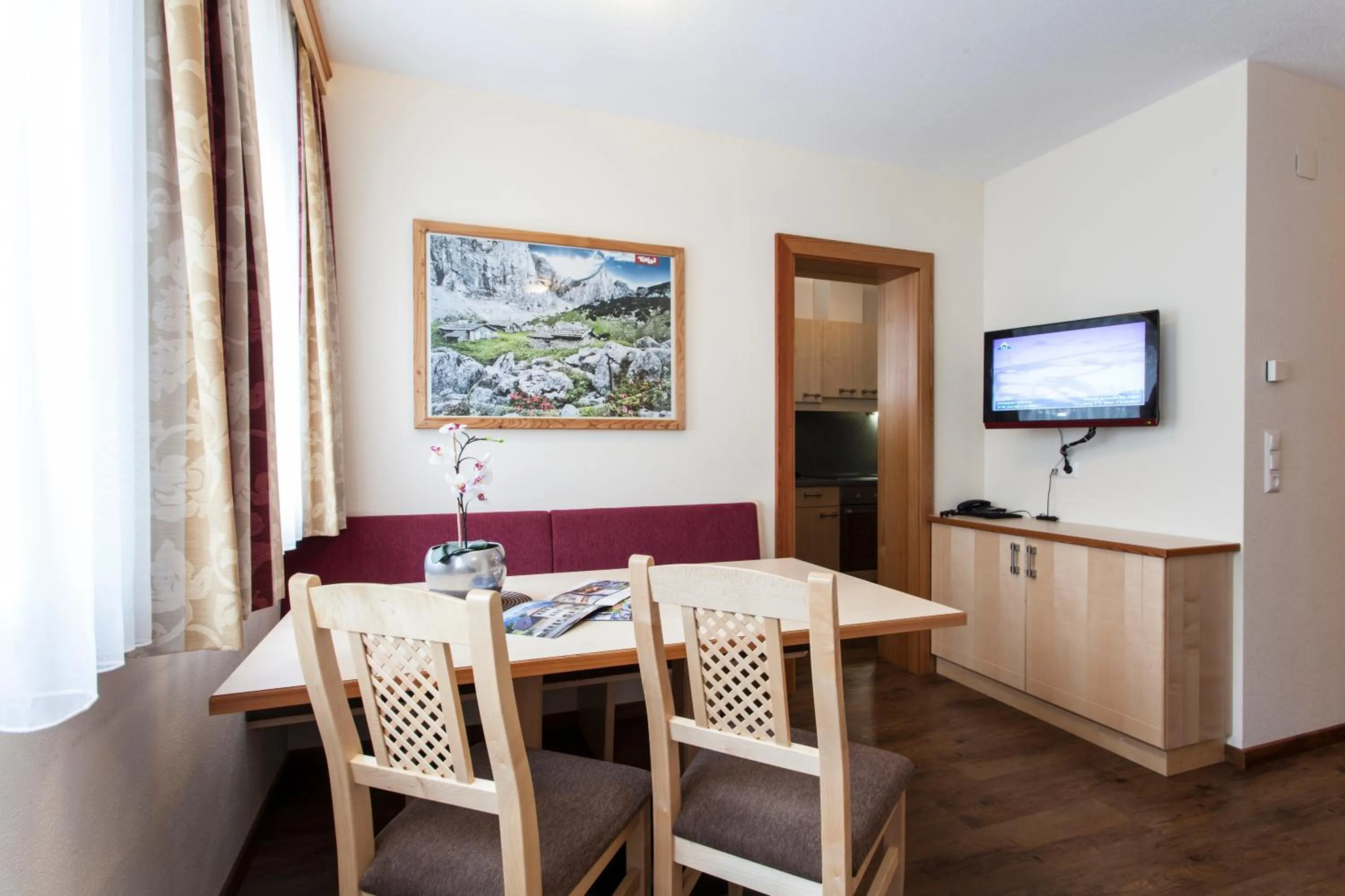 TV and multimedia in ALPENAPART LADIS ehemals Alpenapart Alexander