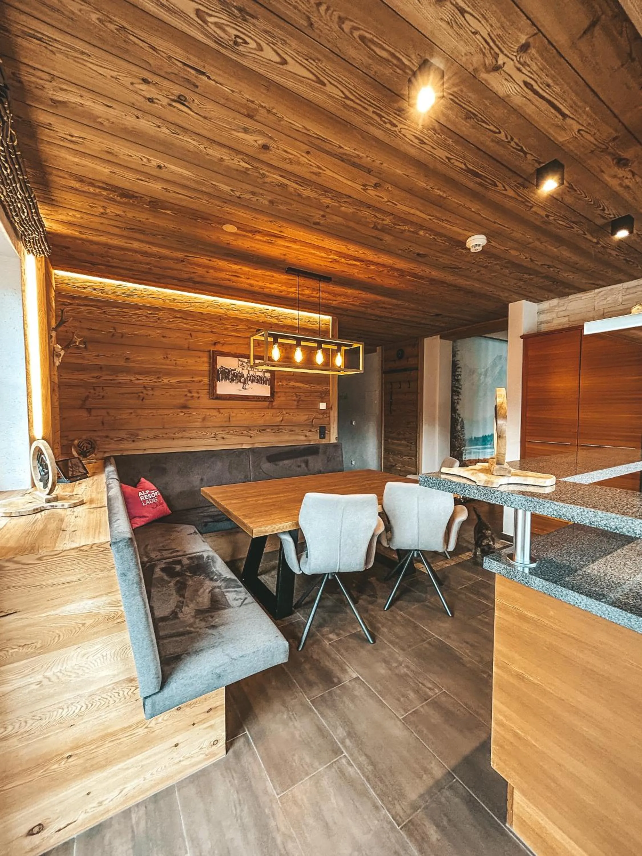 Dining area in ALPENAPART LADIS ehemals Alpenapart Alexander