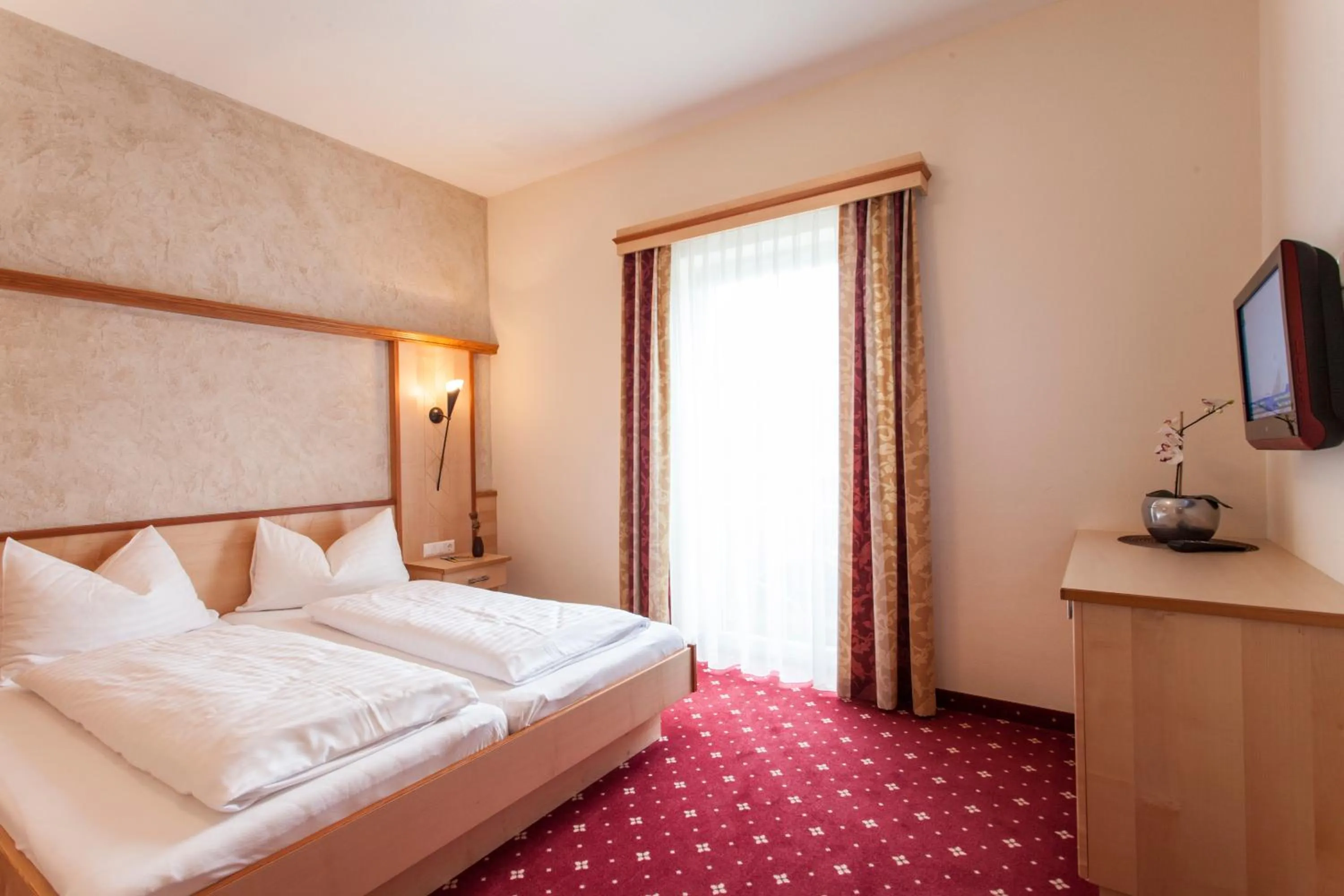 Bedroom, Bed in ALPENAPART LADIS ehemals Alpenapart Alexander