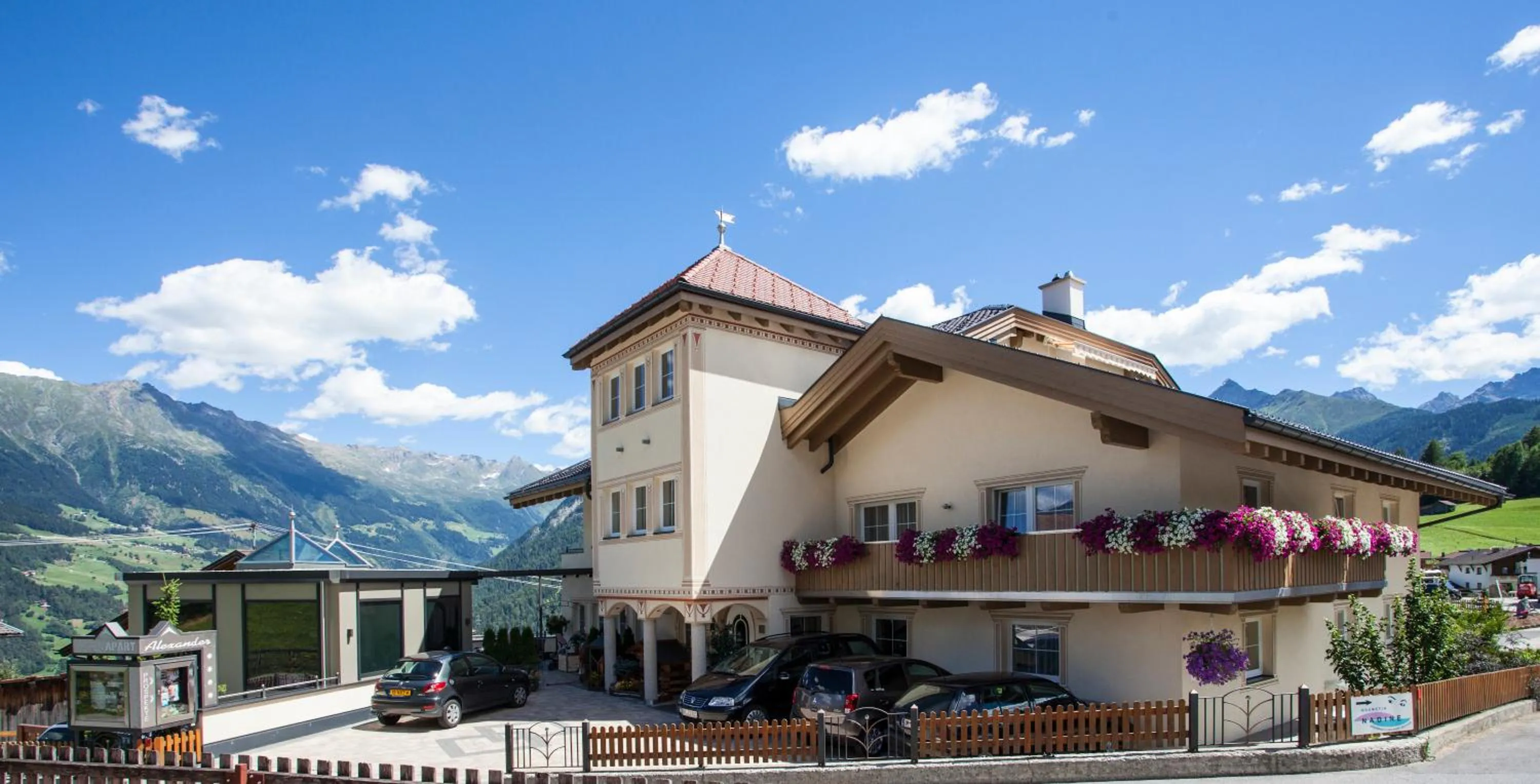 Facade/entrance in ALPENAPART LADIS ehemals Alpenapart Alexander