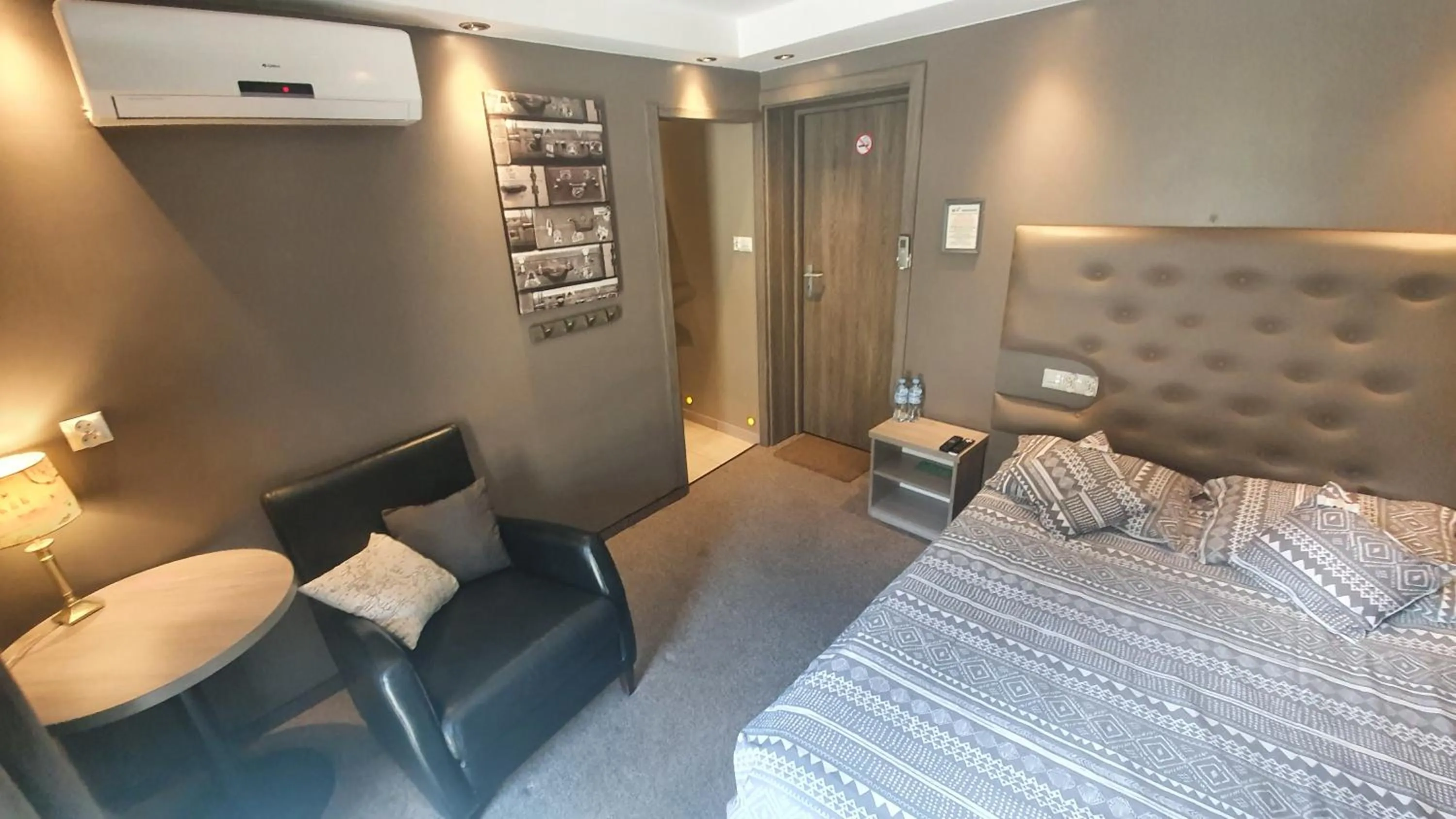 Seating area, Bed in Villa Garden Kutno Centrum