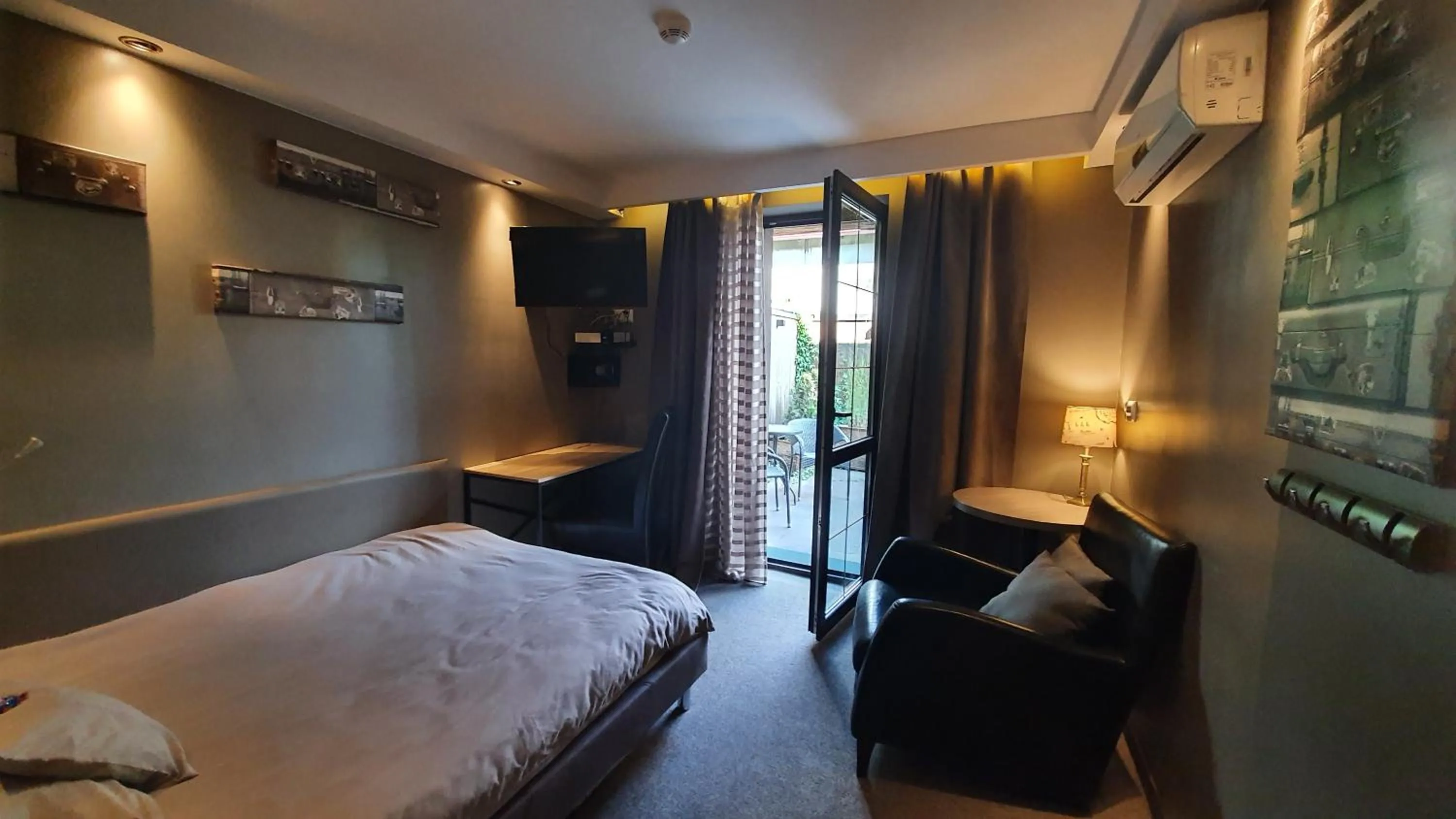 Photo of the whole room, Bed in Villa Garden Kutno Centrum