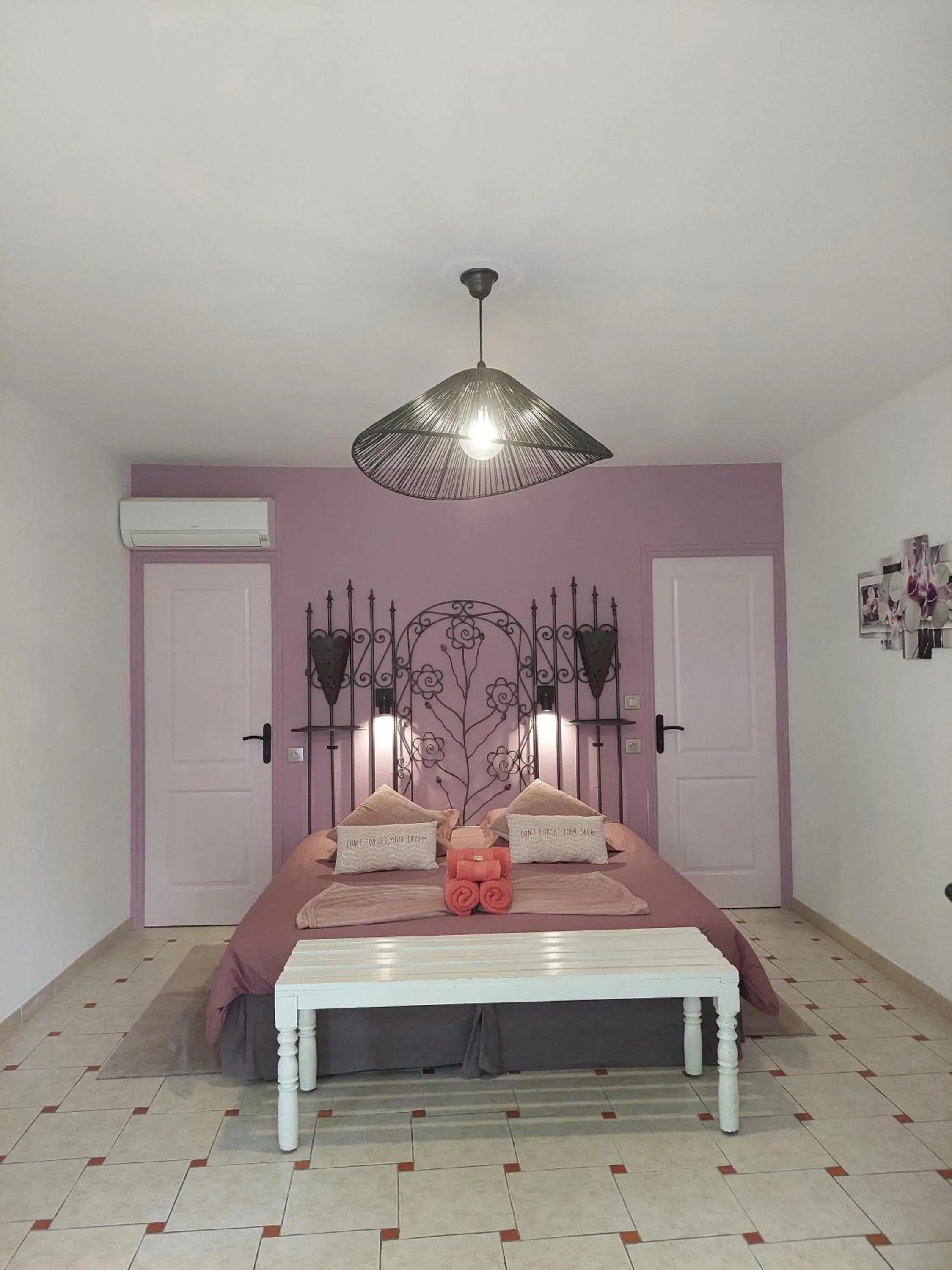 Double Room with Pool View in Mas des Cigognes Double Room with Pool View in Mas des Cigognes