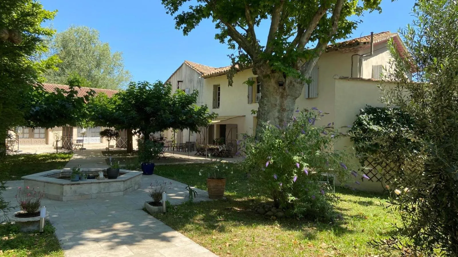 Property building in Mas des Cigognes