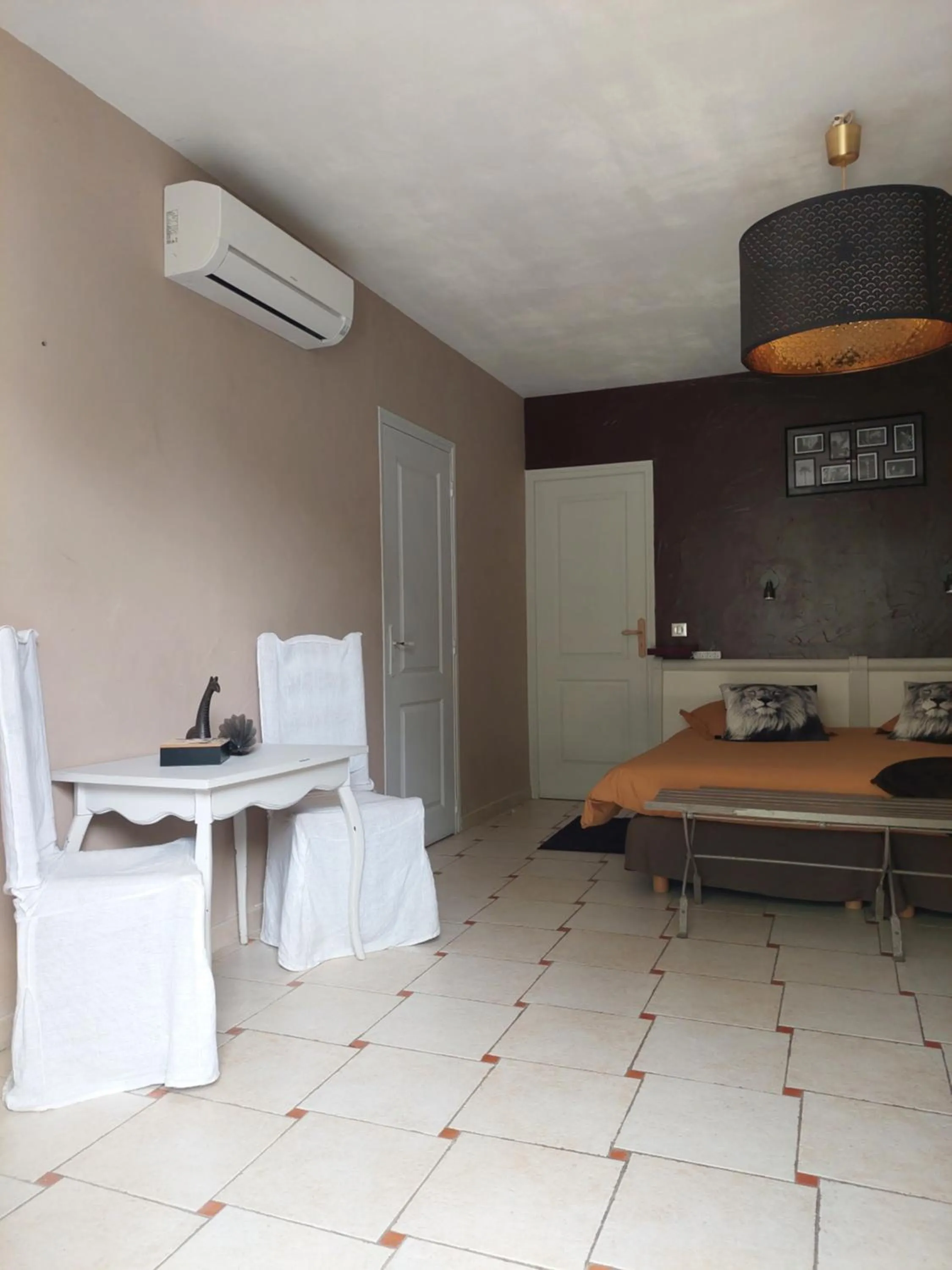 Bedroom in Mas des Cigognes