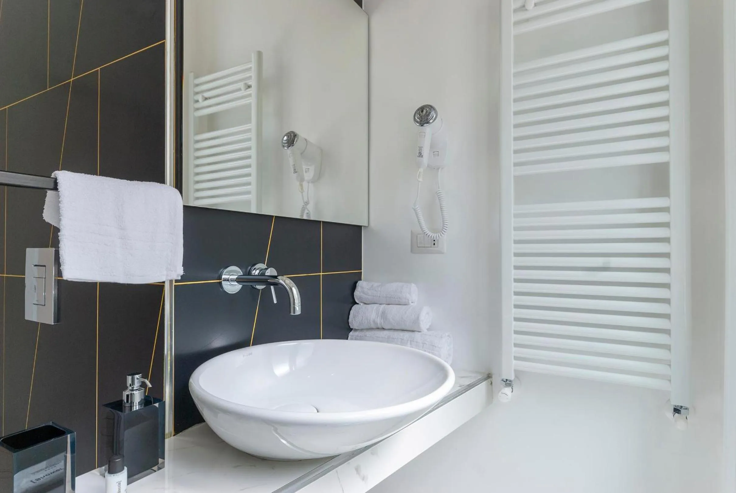 Bea Suites Luxury Rooms