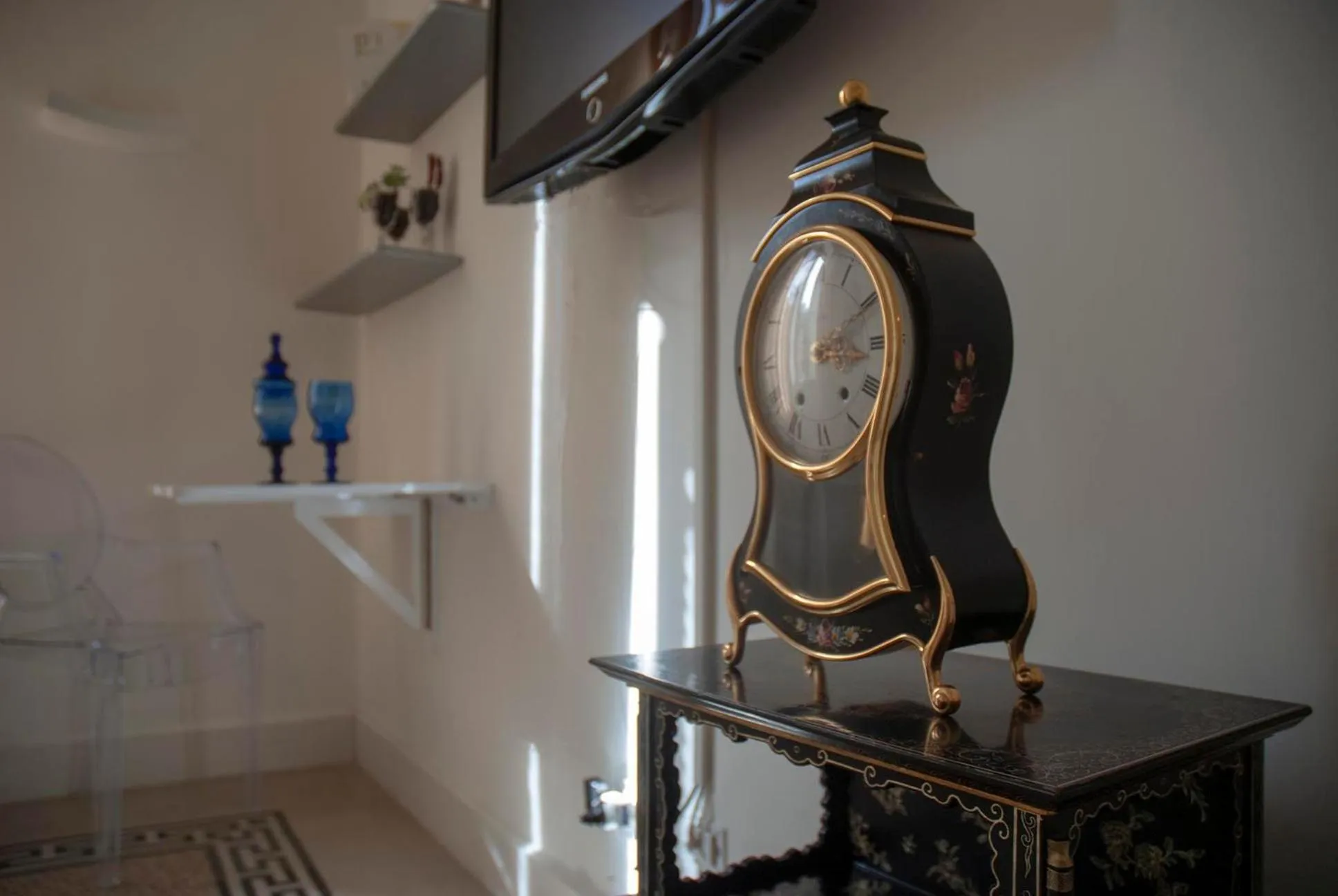 Decorative detail in Bea Suites Luxury Rooms