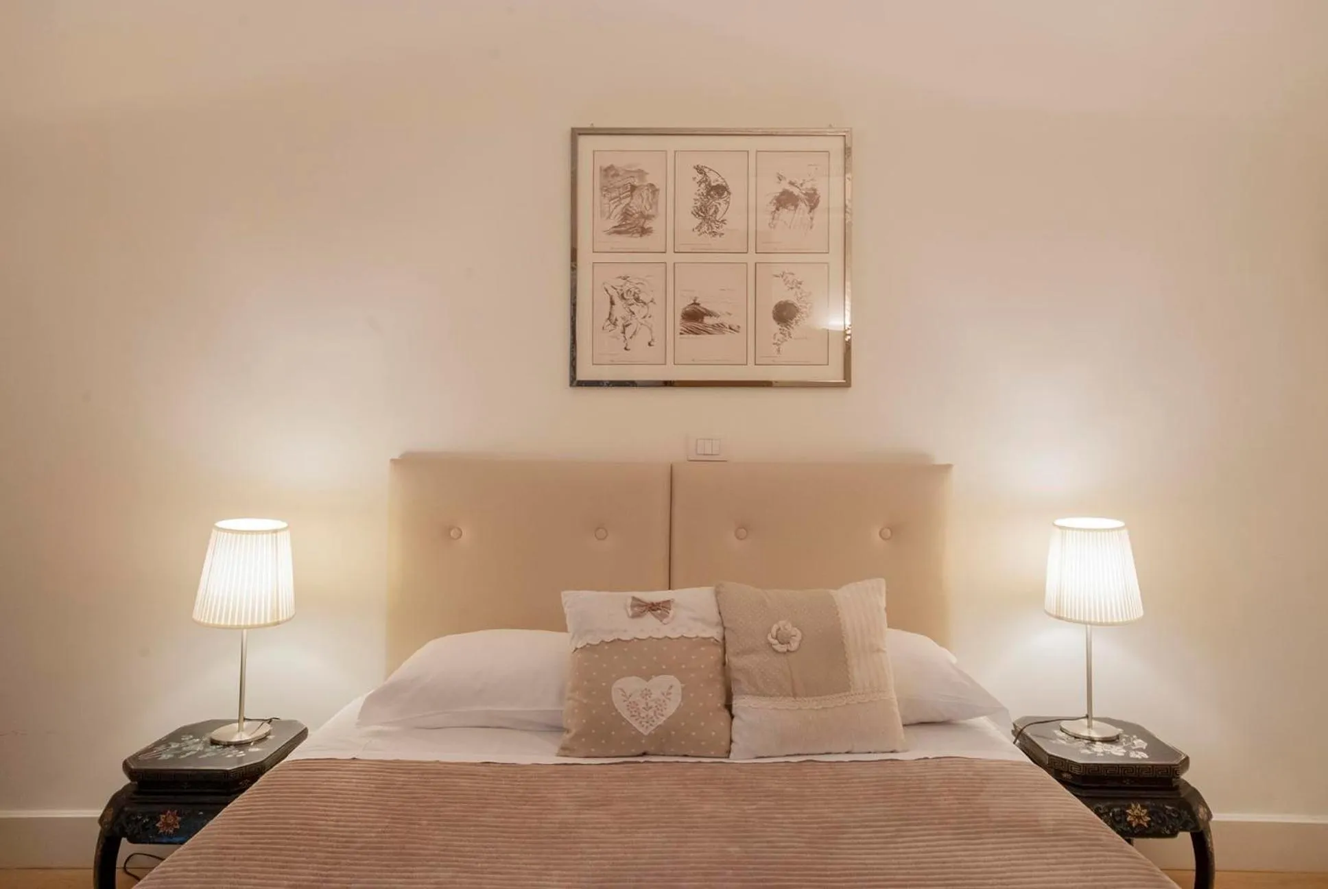 Bed in Bea Suites Luxury Rooms