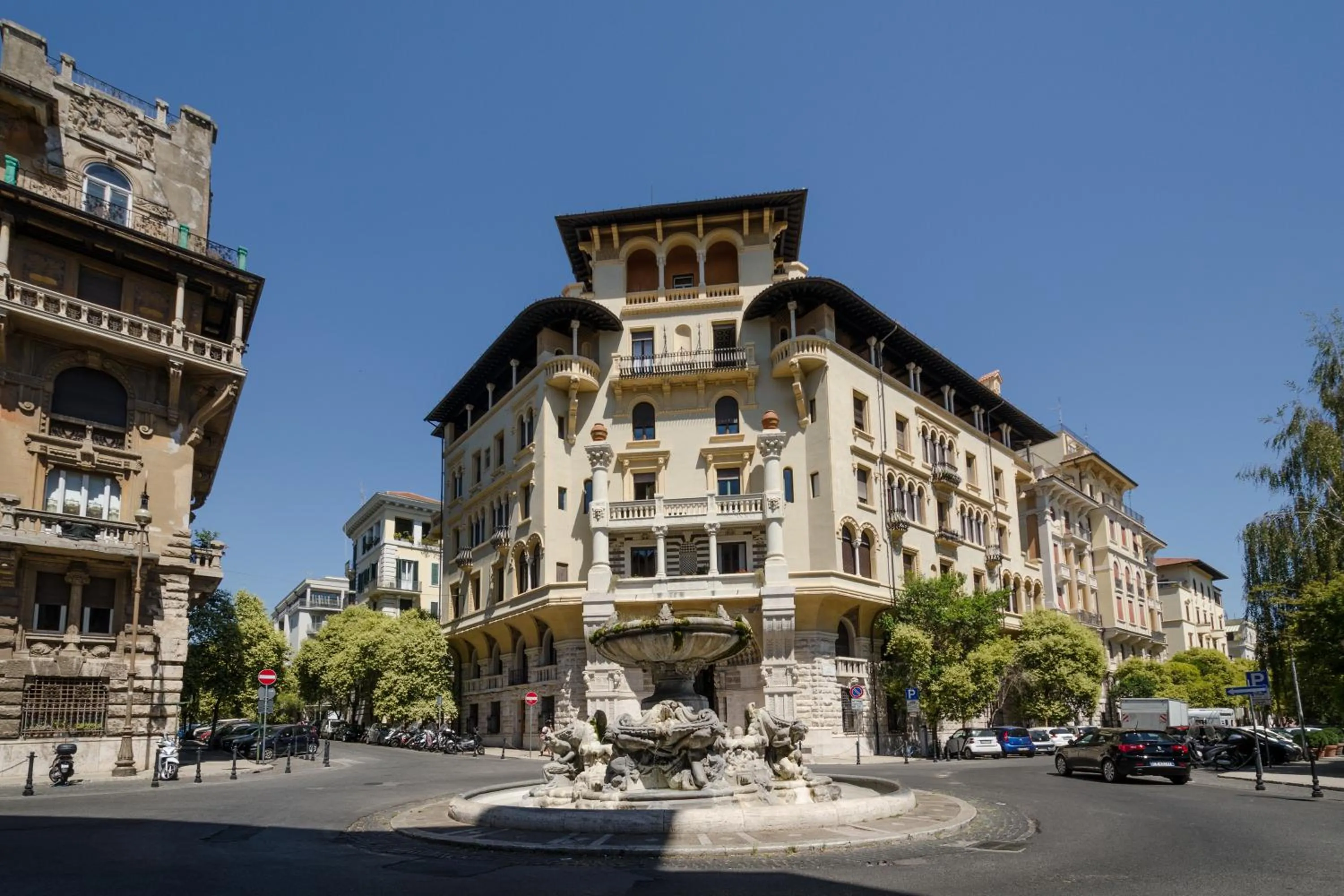 Nearby landmark in Bea Suites Luxury Rooms