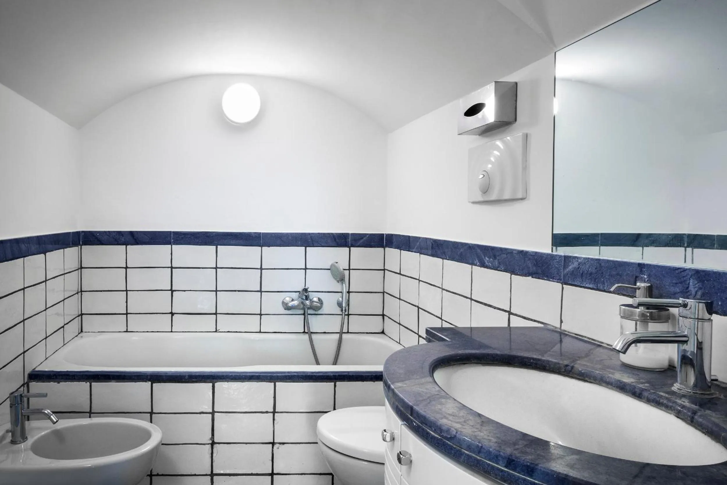 Bathroom in LHP Suite Capri Villa La Giara