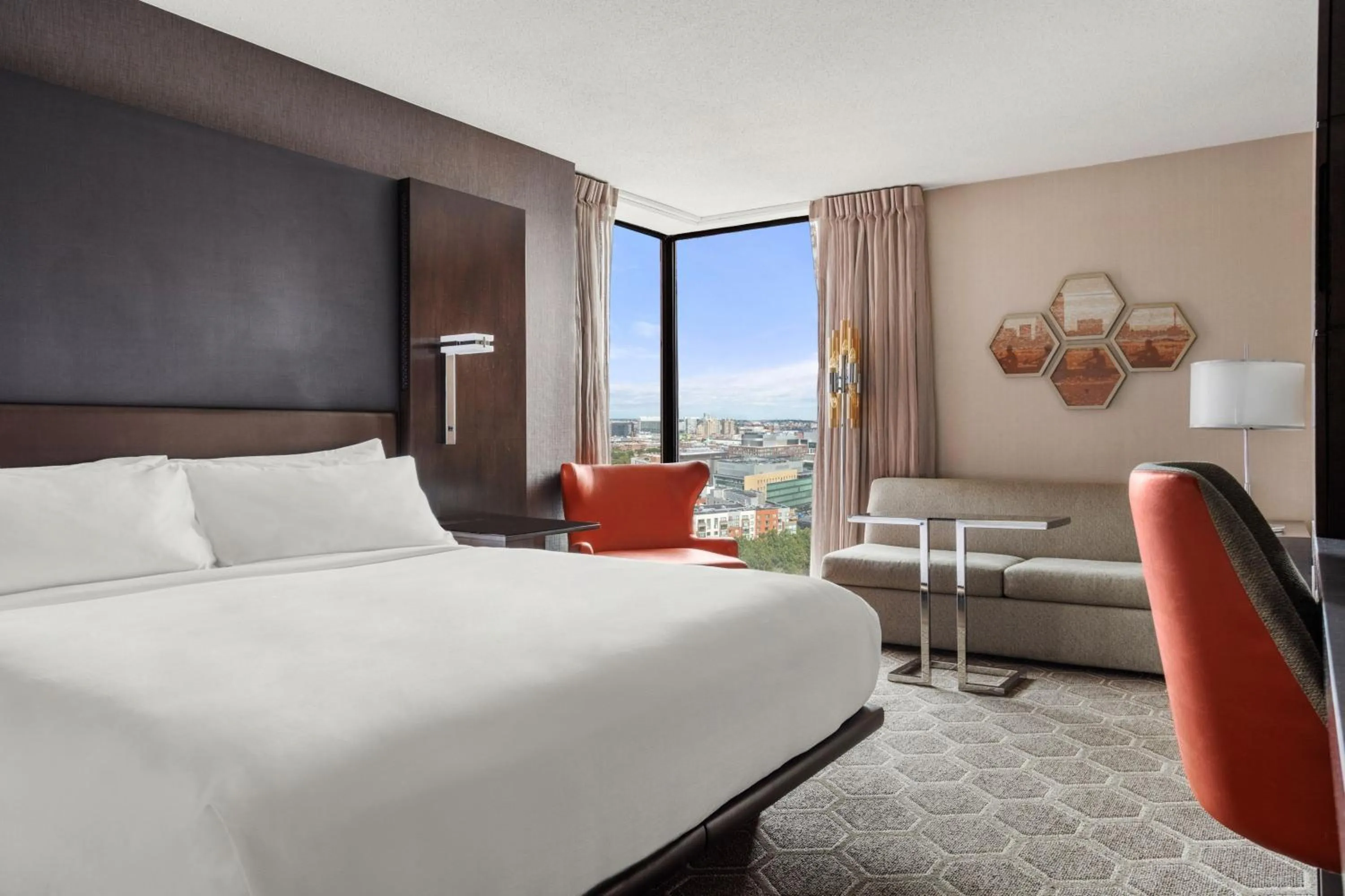 Photo of the whole room, Bed in Boston Marriott Cambridge