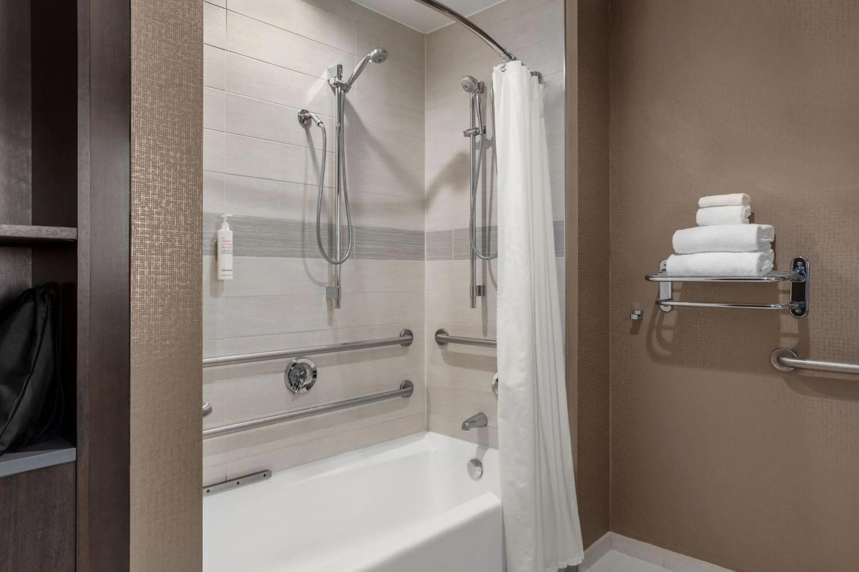 Bathroom in Boston Marriott Cambridge