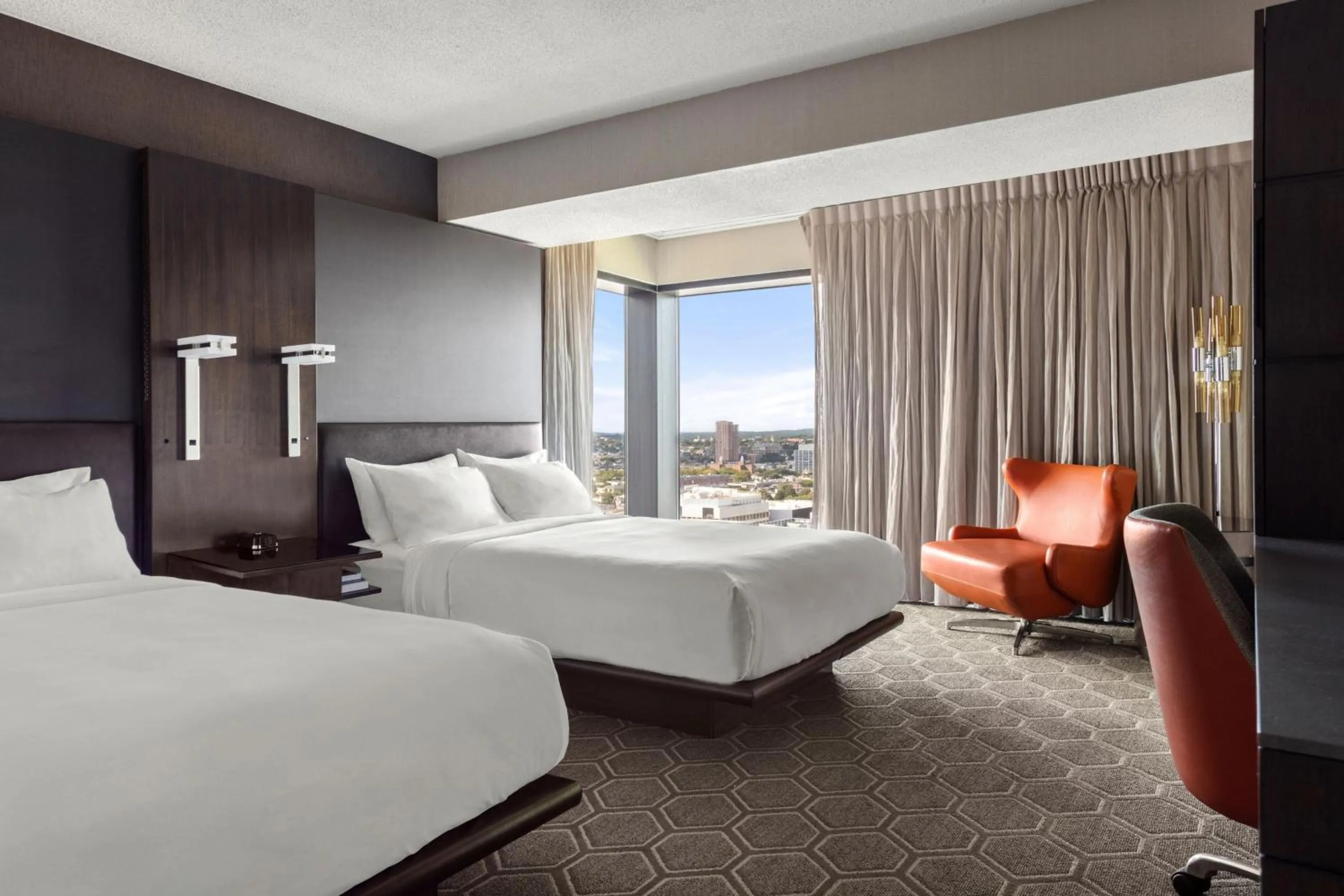 Photo of the whole room, Bed in Boston Marriott Cambridge