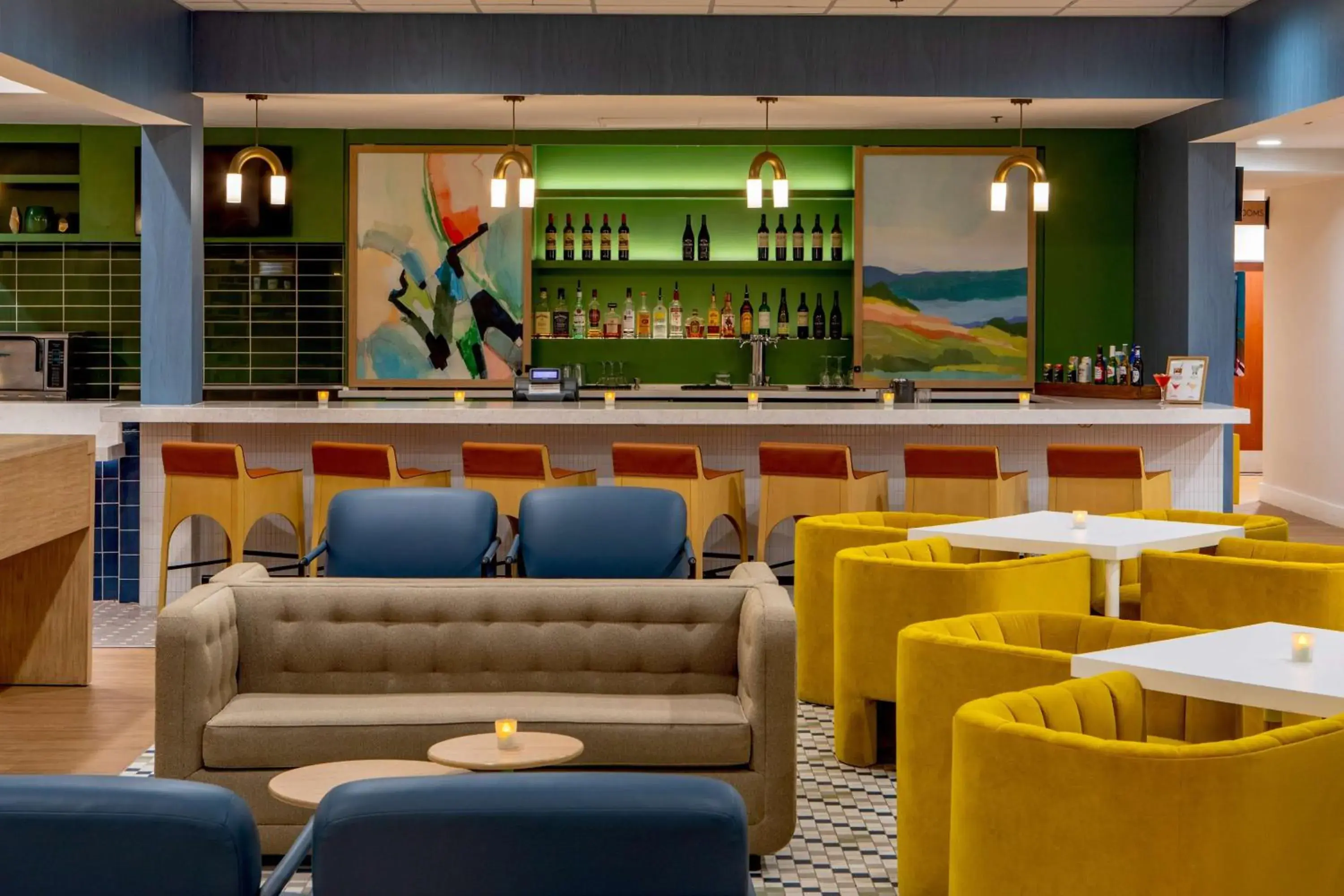 Lounge or bar in Sonesta Select Boston Foxborough Mansfield Lounge or bar in Sonesta Select Boston Foxborough Mansfield