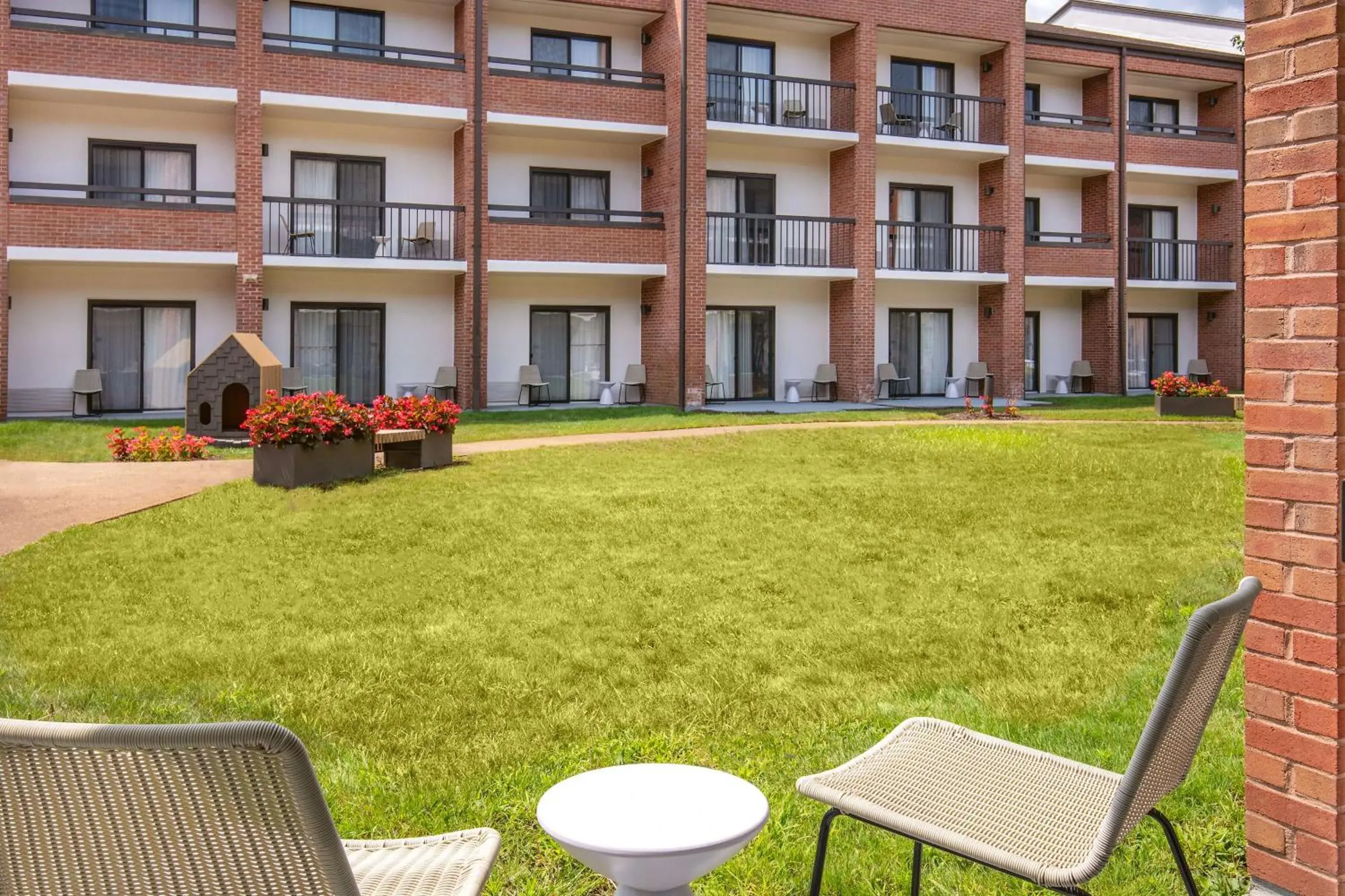 Property building in Sonesta Select Boston Foxborough Mansfield Property building in Sonesta Select Boston Foxborough Mansfield