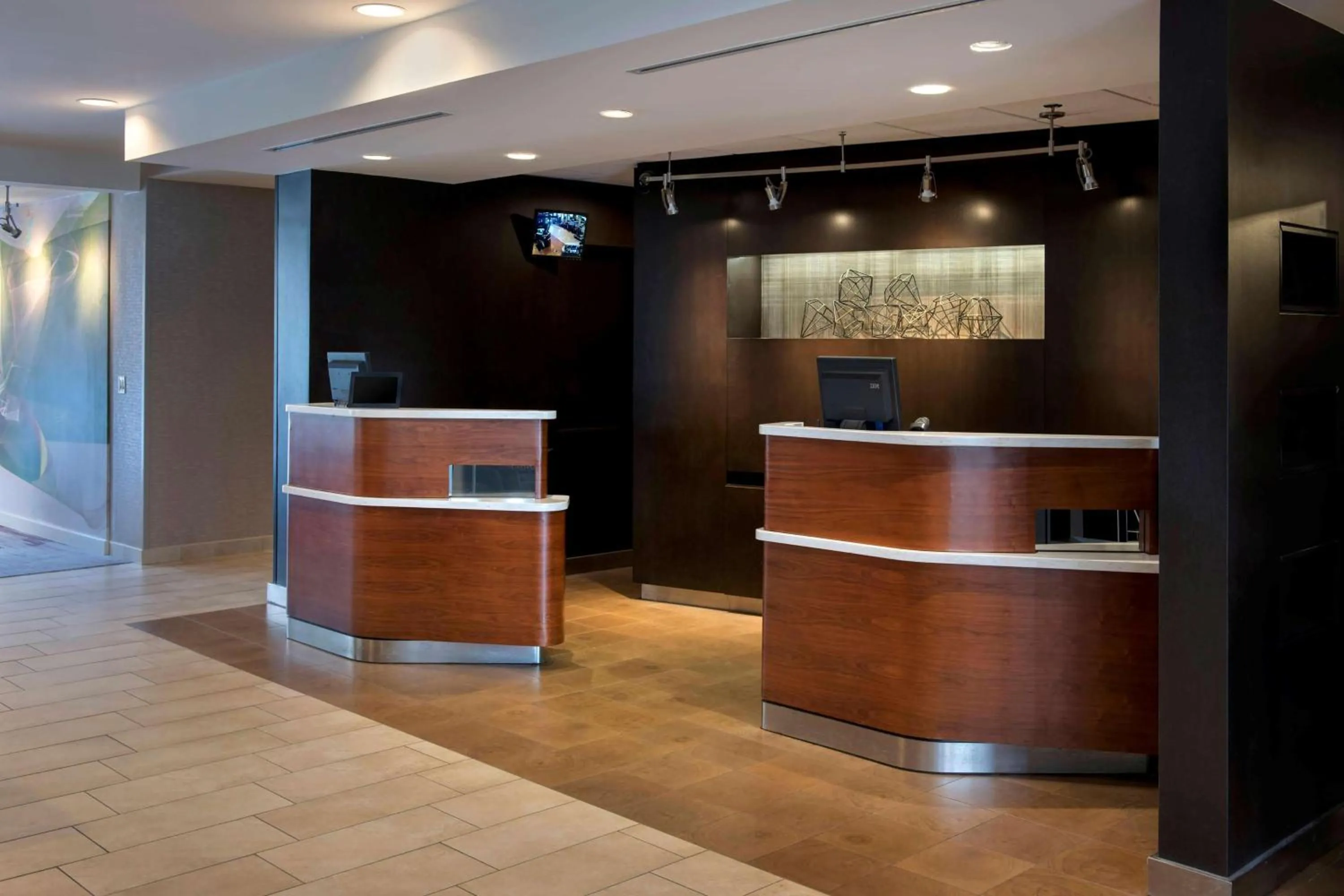 Lobby or reception in Sonesta Select Boston Milford