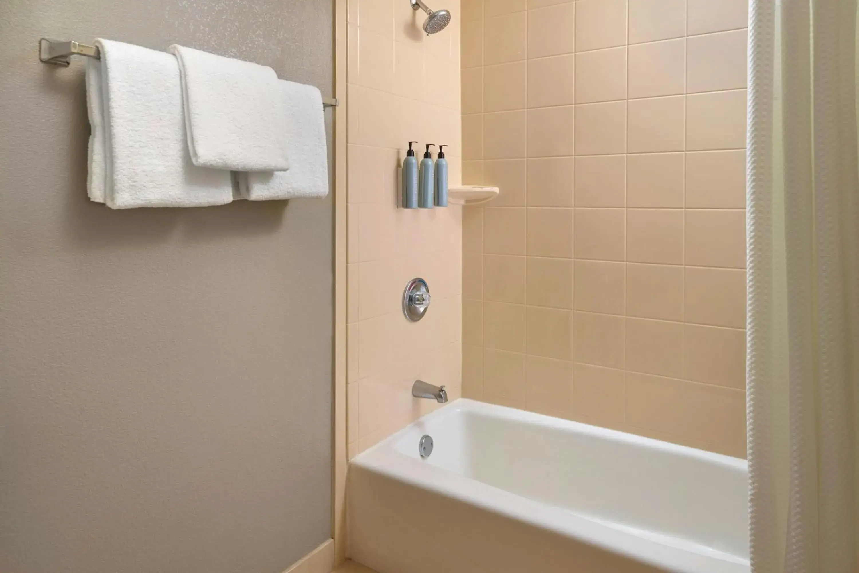 King Room with Courtyard View in Courtyard by Marriott Baton Rouge Acadian Centre/LSU Area King Room with Courtyard View in Courtyard by Marriott Baton Rouge Acadian Centre/LSU Area